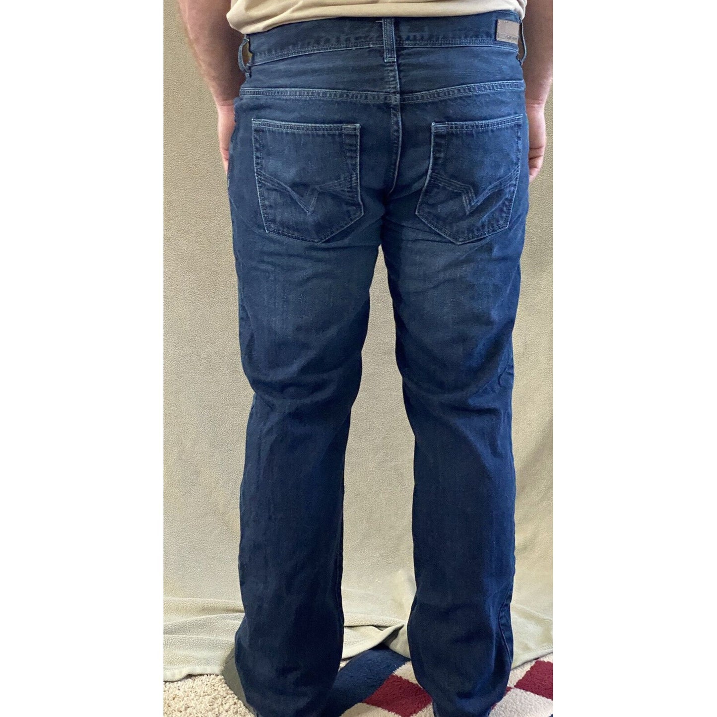 DKNY Men's size 34x30 Dark-wash Blue Relaxed Fit Cotton Denim Jeans