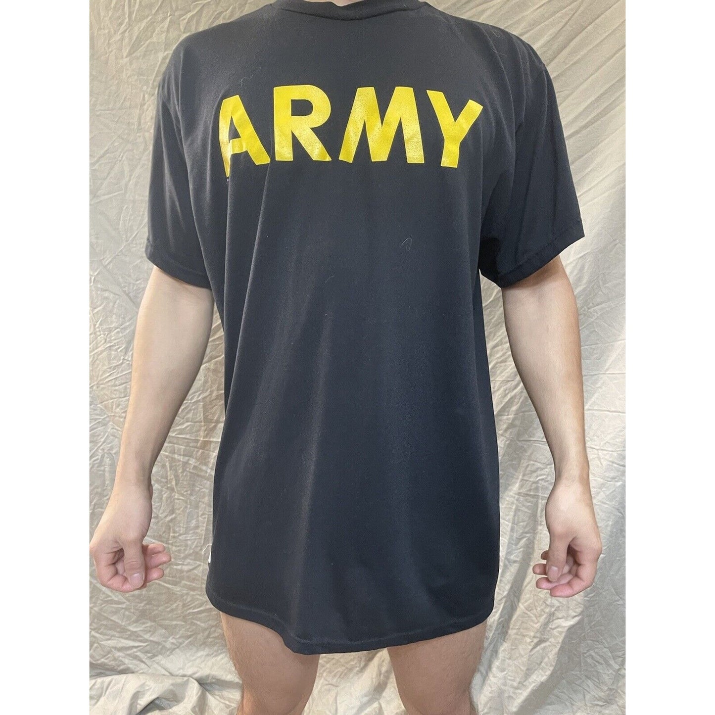 men’s army black short sleeve pt shirt large