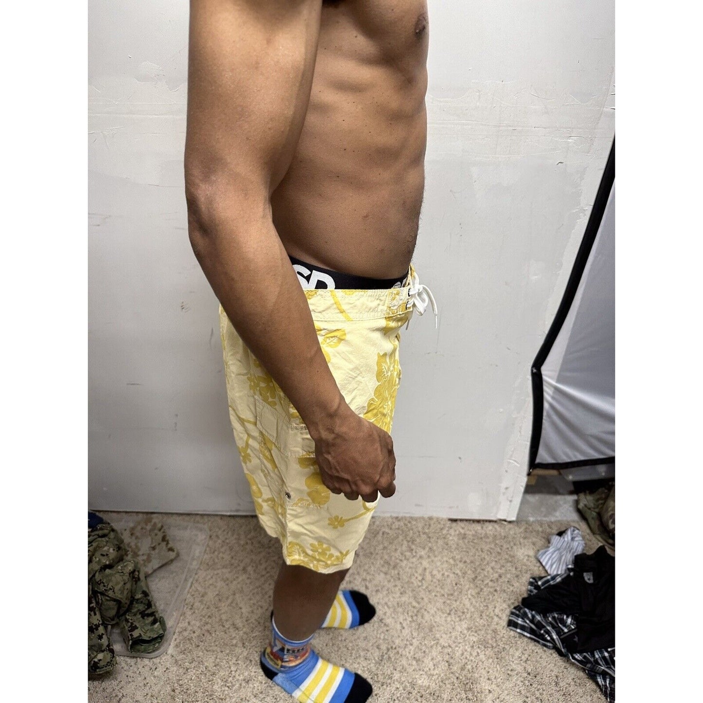 Men’s Floral Old Navy Medium Bathing Suit Combo Board Shorts Tropical yellow
