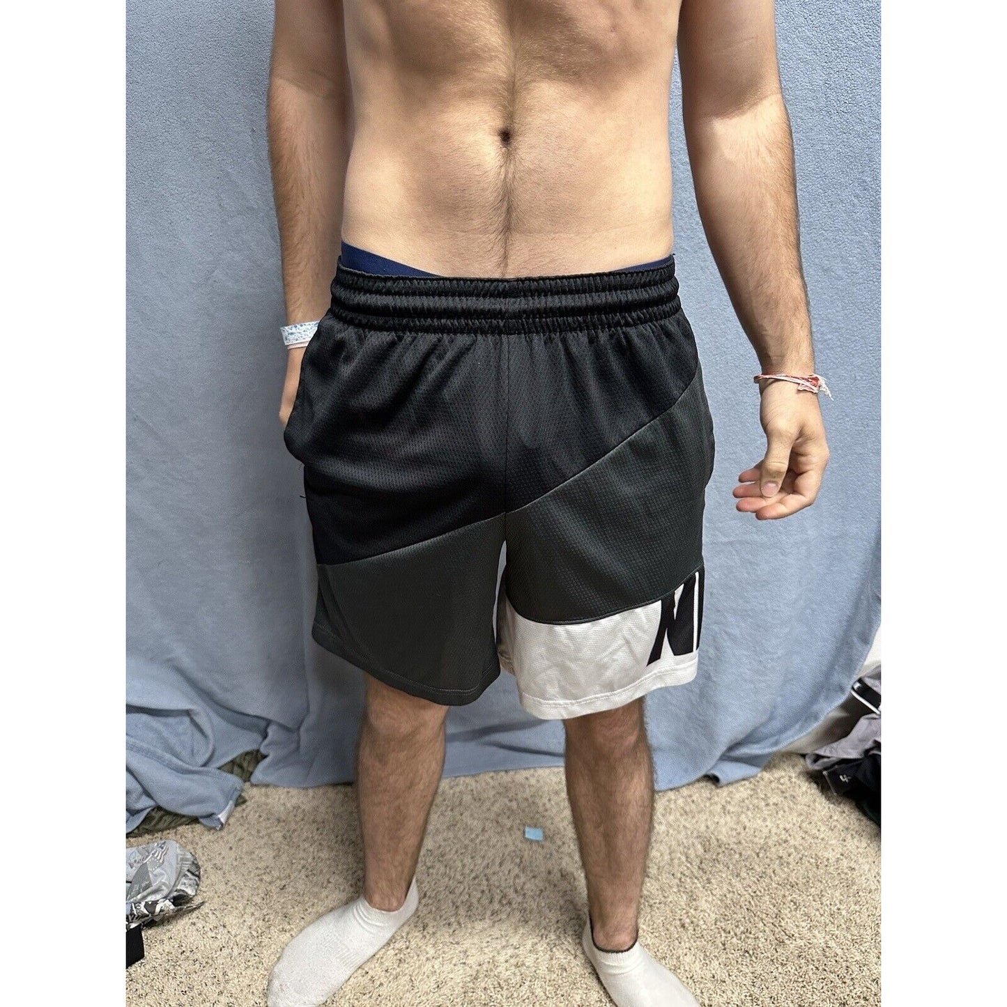 Men’s Nike Black Gray White Small Dri Fit Shorts With Pockets