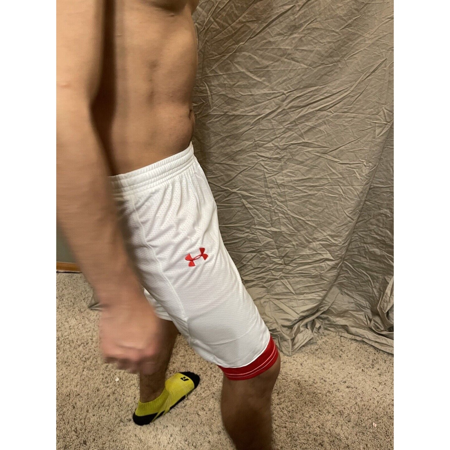 Boy's under armour Youth Large white and Red Lacrosse style shorts no pockets