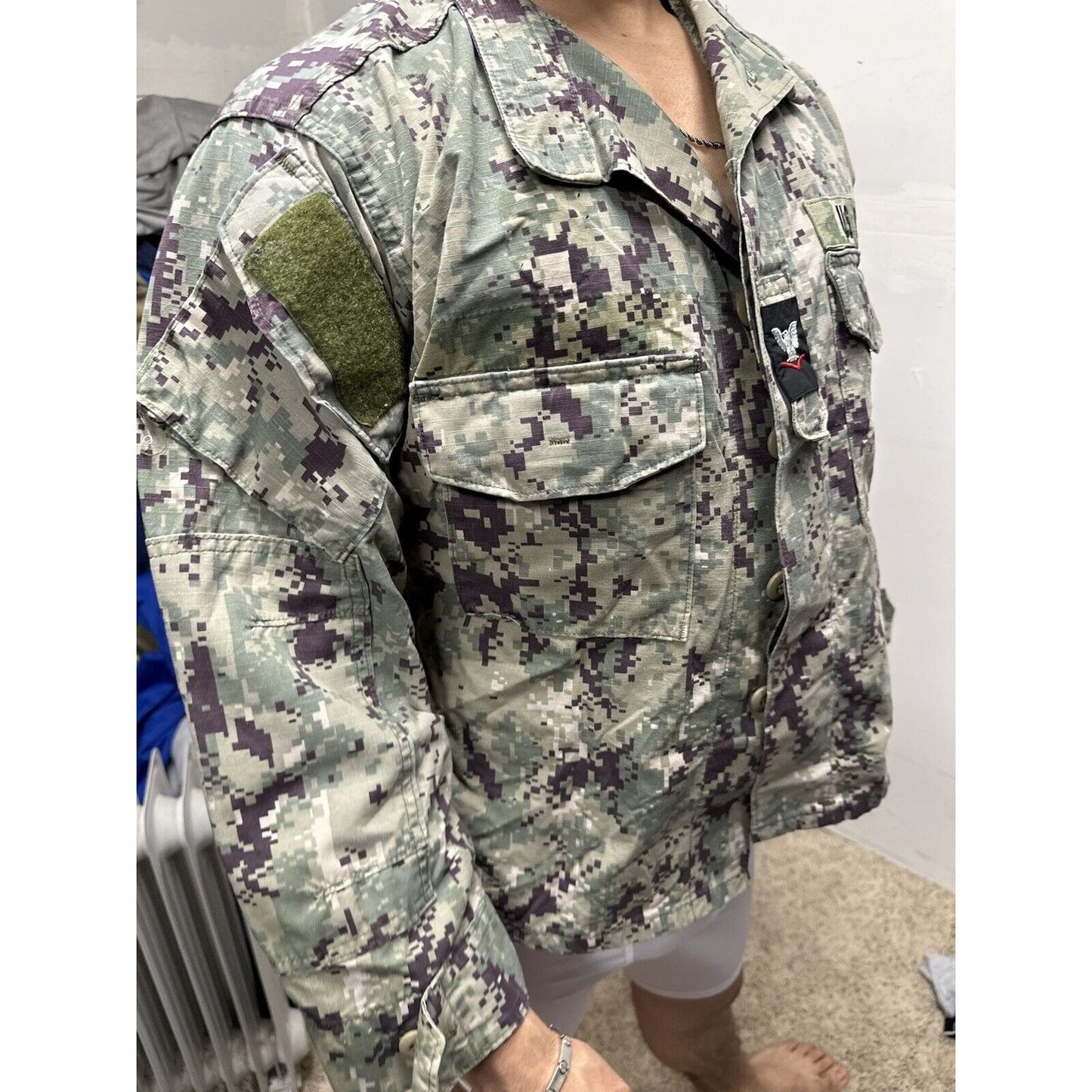 Men’s US Navy Medium XX-Short Camo Top Uniform Blouse
