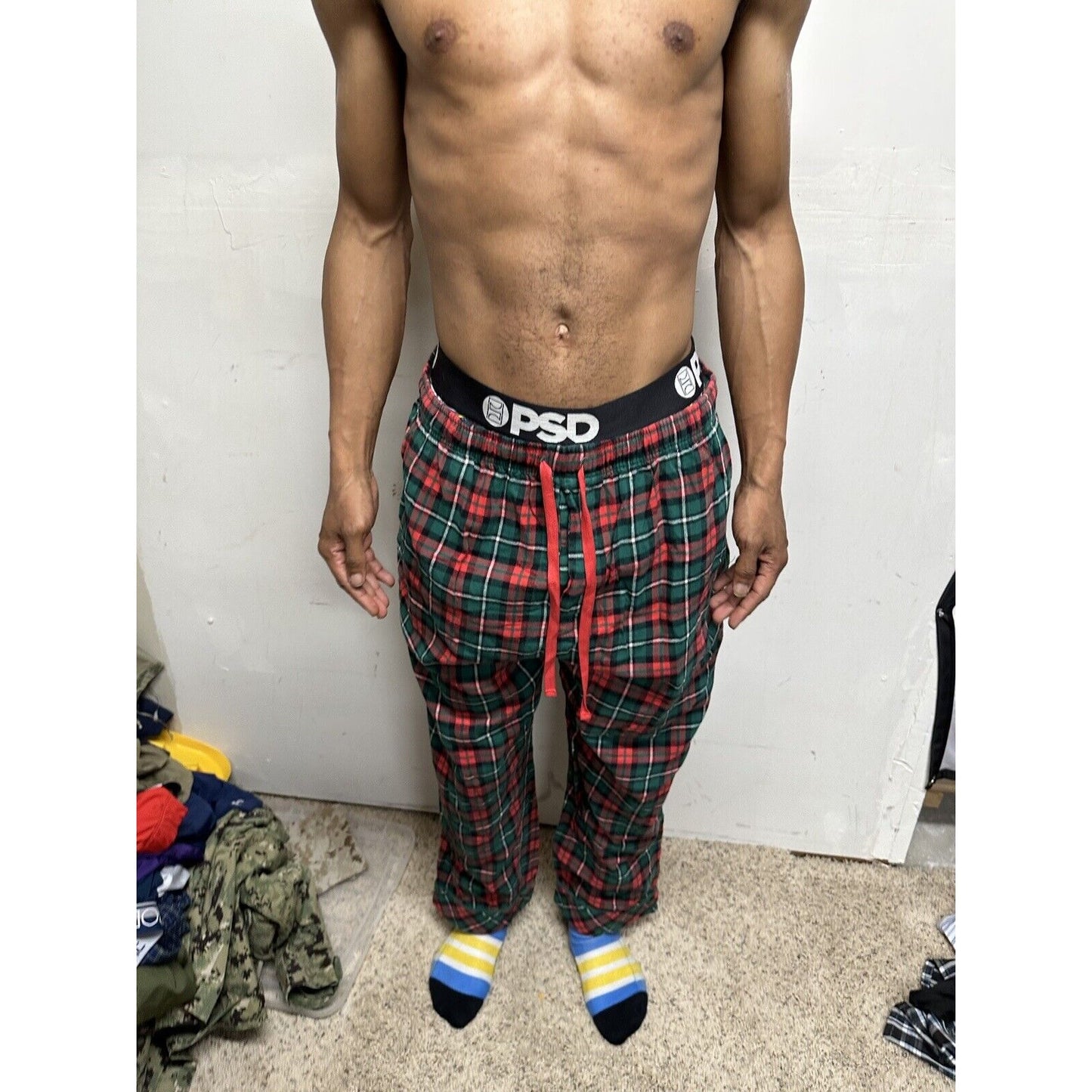 Men’s Red And Green Plaid Pajamgram Large Lounge Pants Pajamas