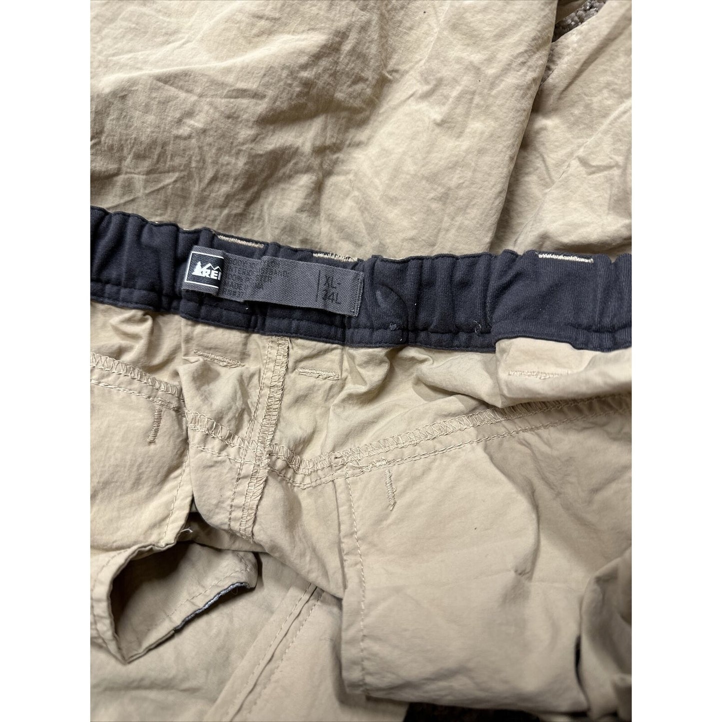 men’s khaki REI XL 34 length cargo pants zippered legs
