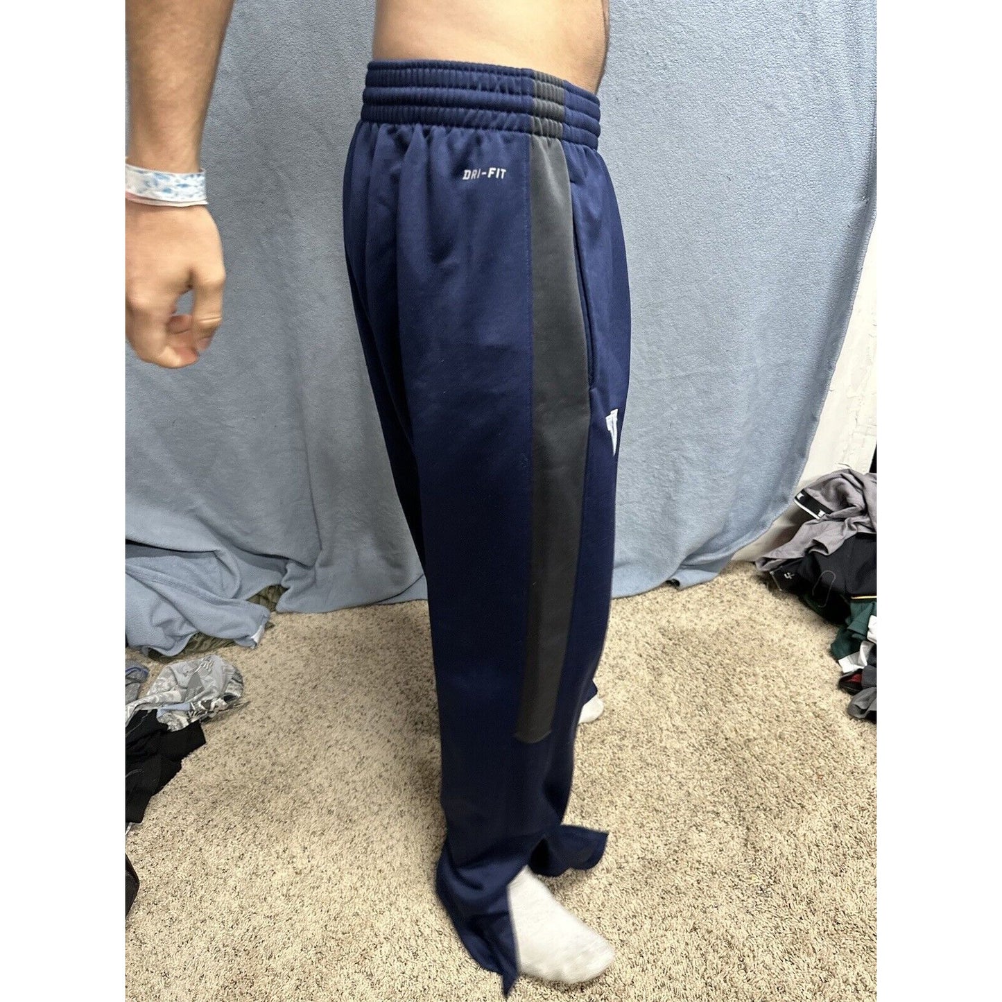 Men’s XL Nike Dri Fit Dark Blue Sweat Pants With Pockets