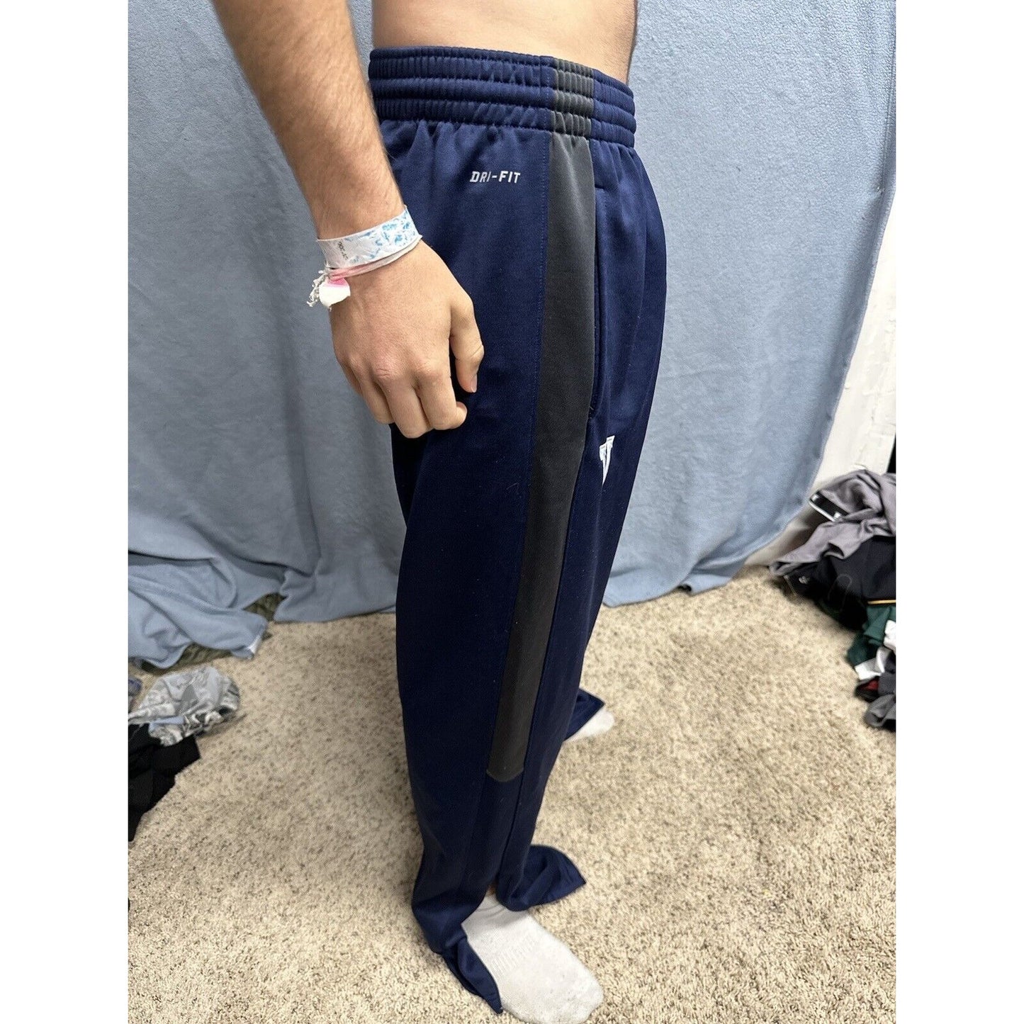 Men’s XL Nike Dri Fit Dark Blue Sweat Pants With Pockets
