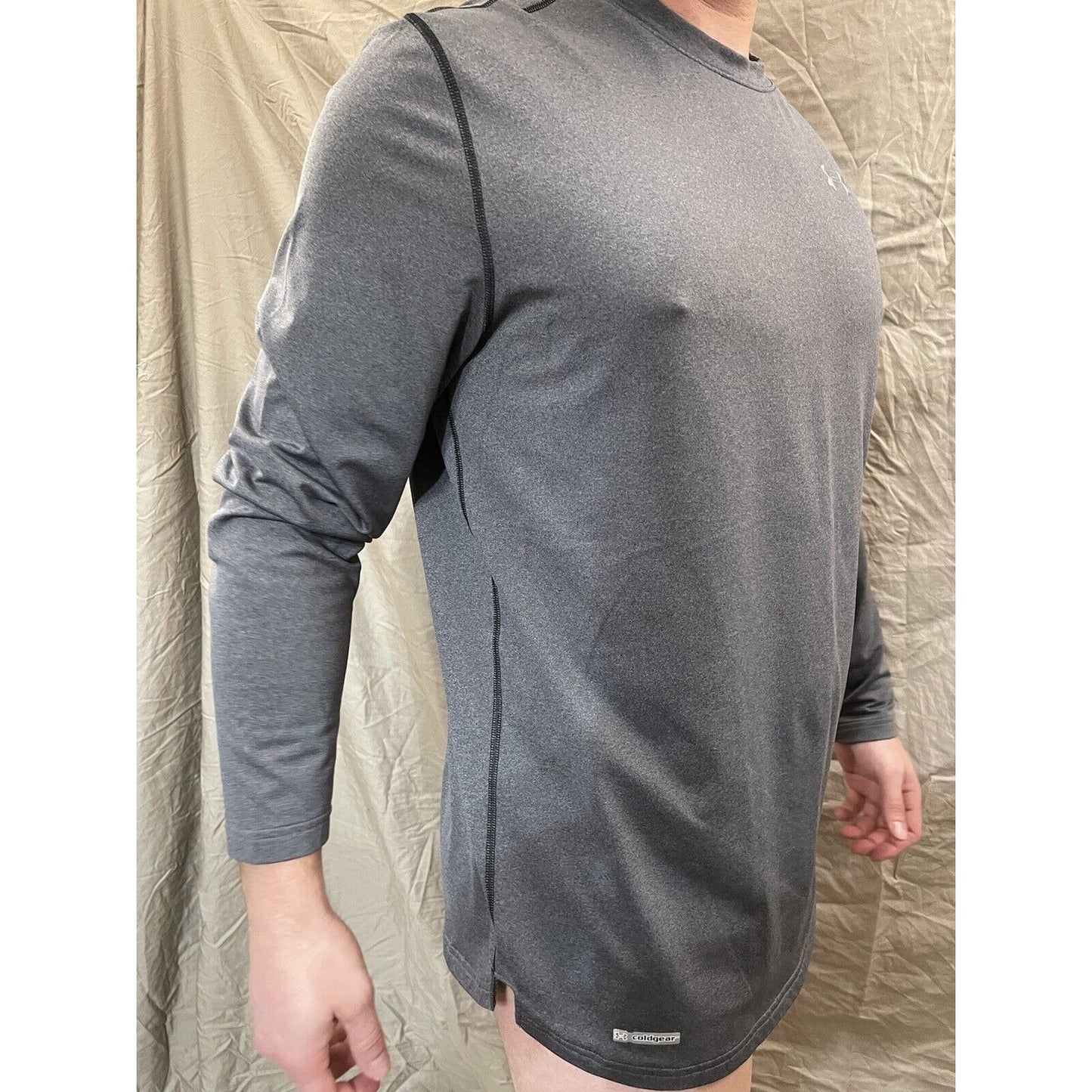 Men's Gray Under Armour 2XL fitted long sleeve pullover shirt