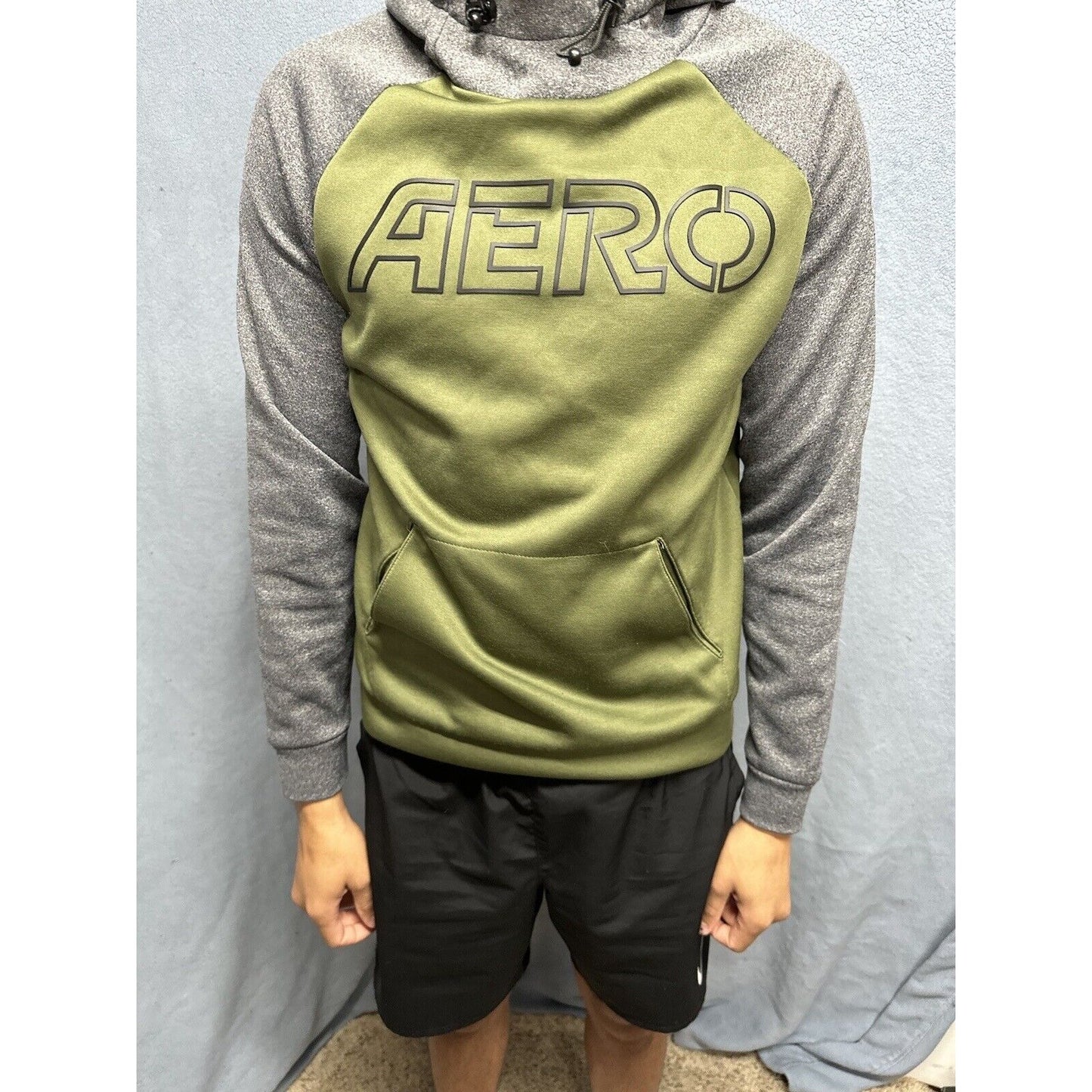 Men’s Green And Gray Pull Over Hoodie Medium Aeropostale