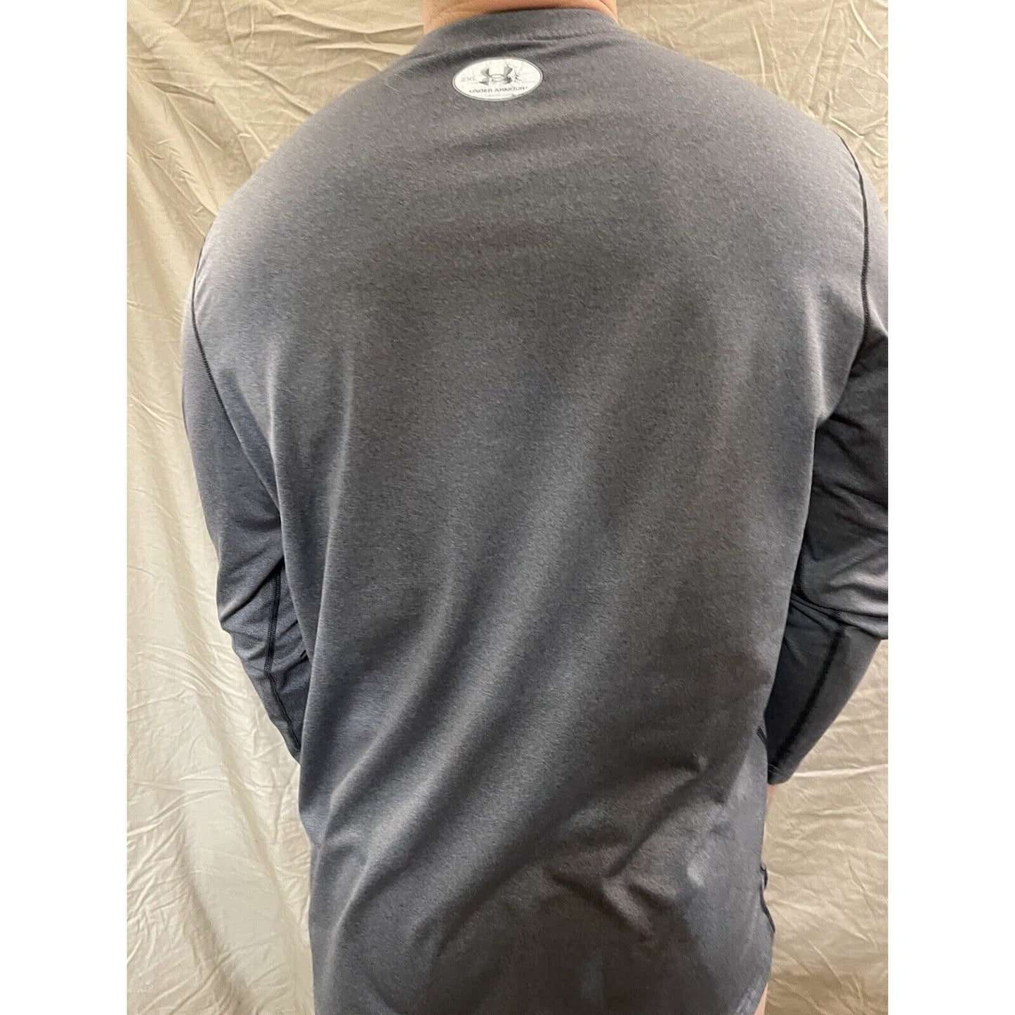 Men's Gray Under Armour 2XL fitted long sleeve pullover shirt
