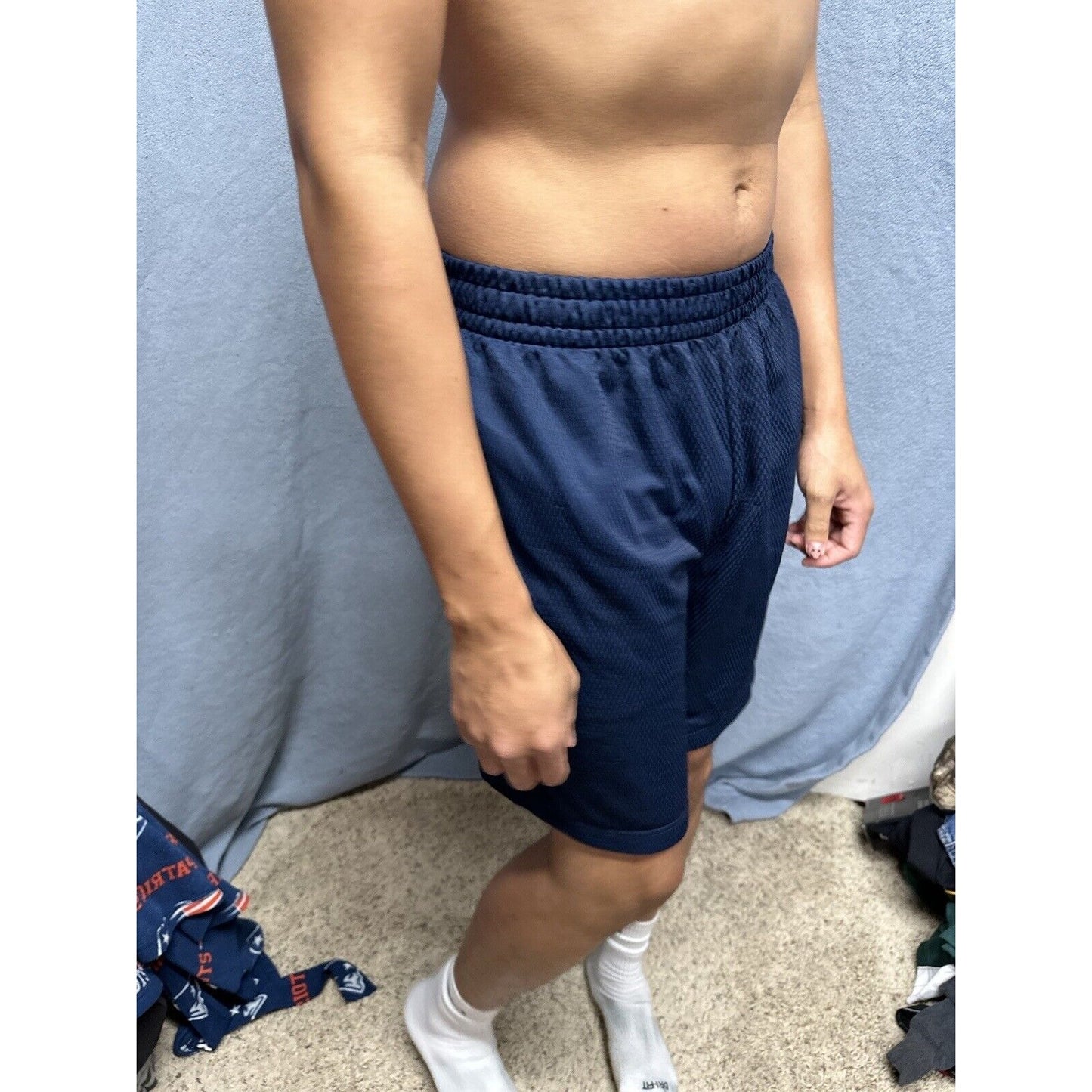 Men’s Dark Blue Athletic Works Medium Shorts 32-34 With Pockets