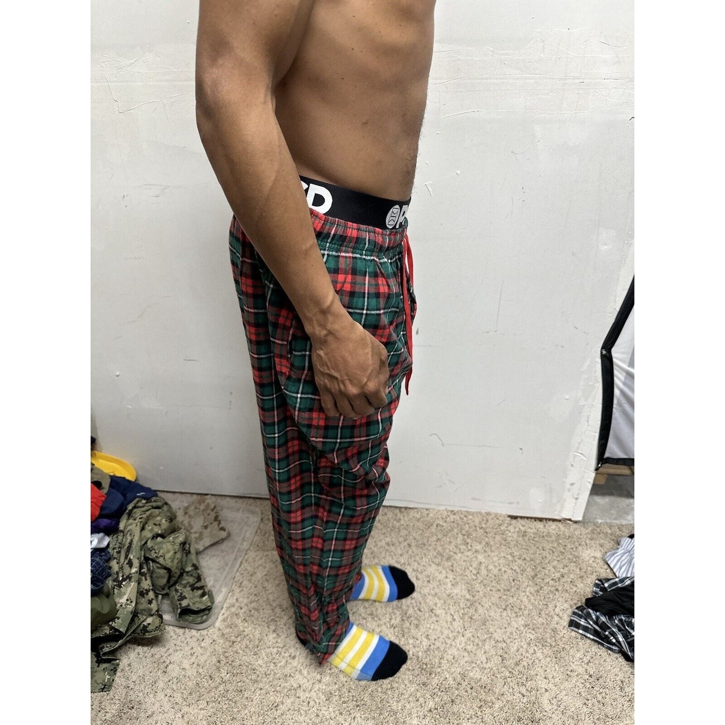 Men’s Red And Green Plaid Pajamgram Large Lounge Pants Pajamas