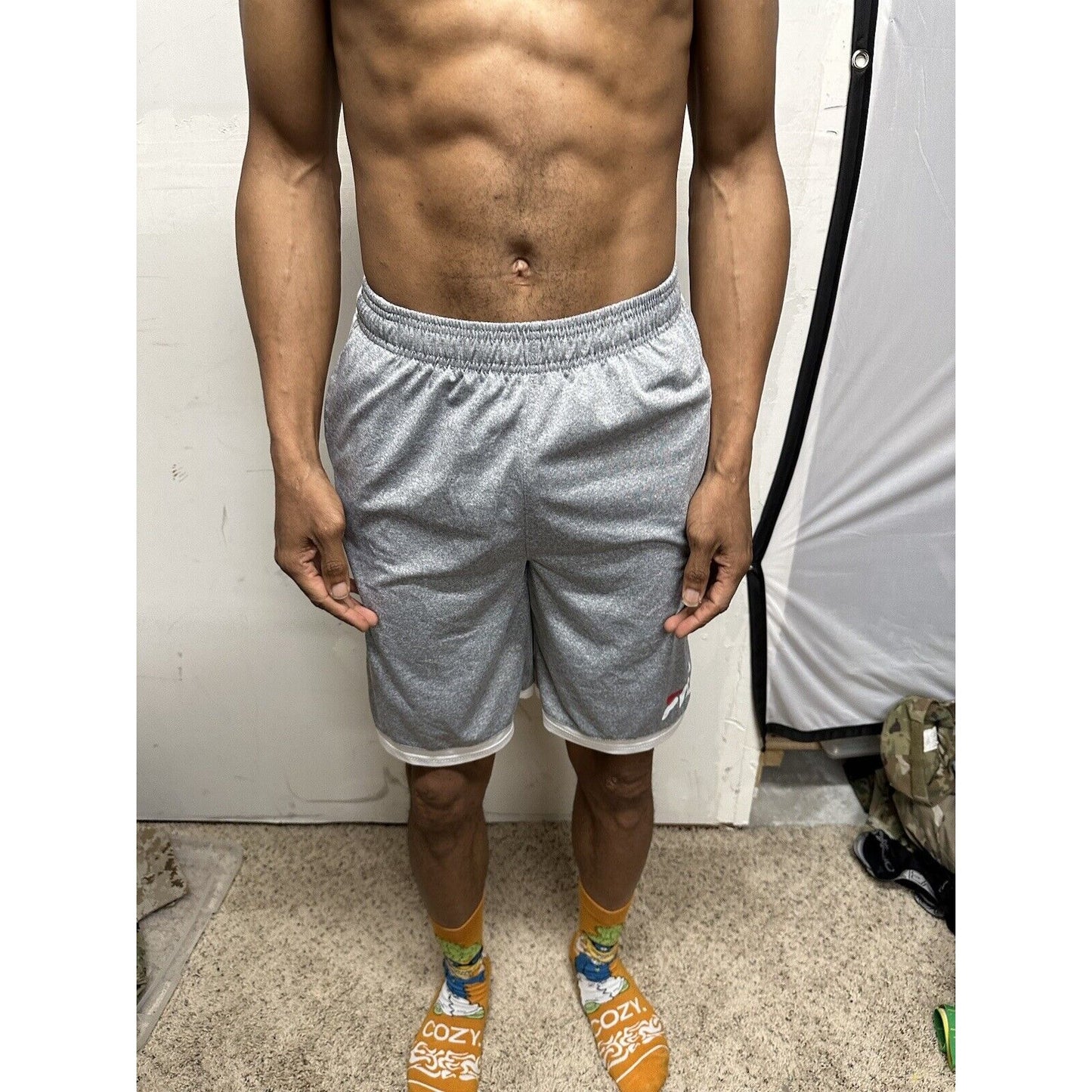 teen boy’s Fila xL Gray Athletic Shorts (18-20)
