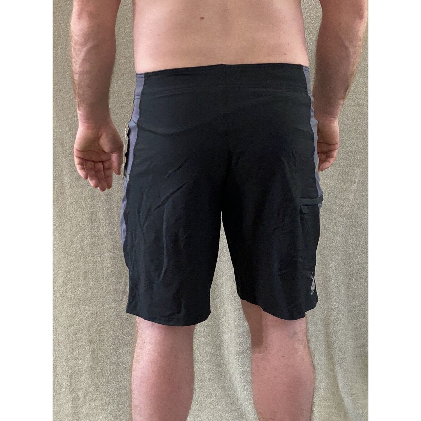 Soffe Extreme Training XT46 Men’s 36 (L) Black & Gray Utility Board Shorts NWT