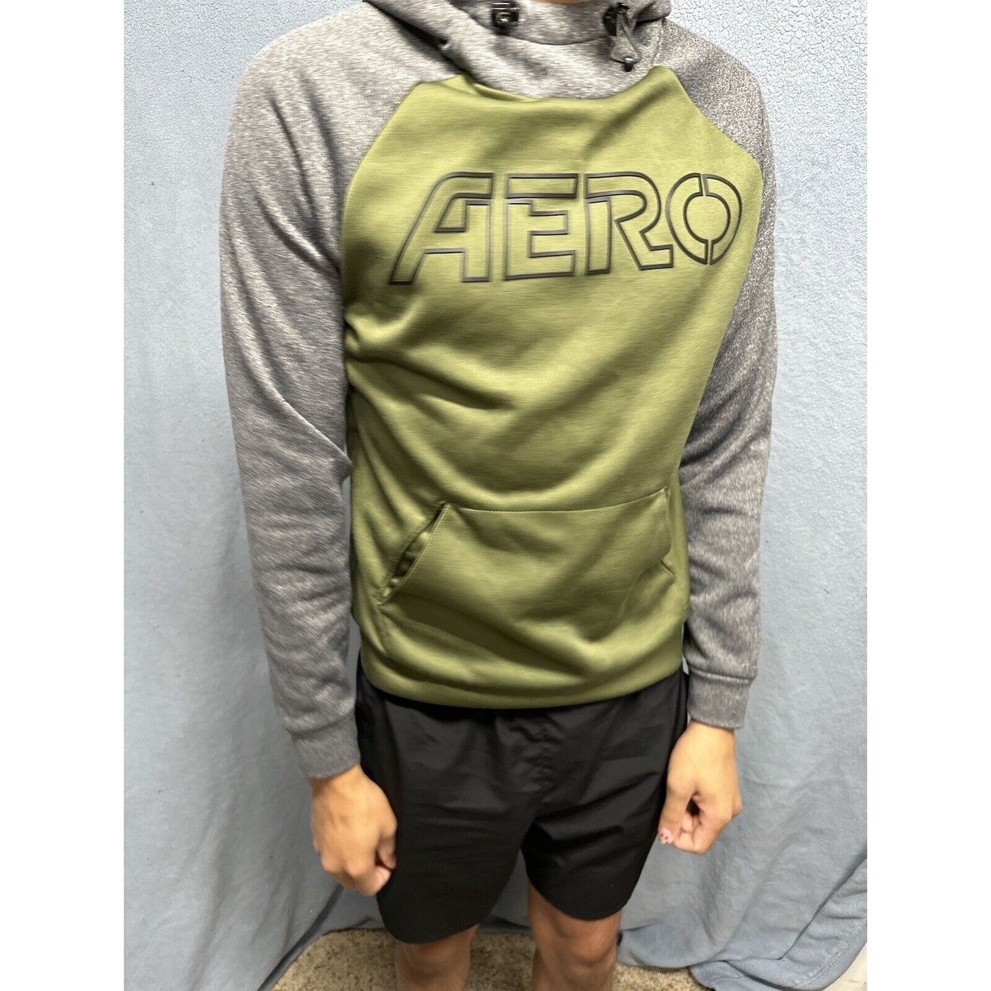Men’s Green And Gray Pull Over Hoodie Medium Aeropostale