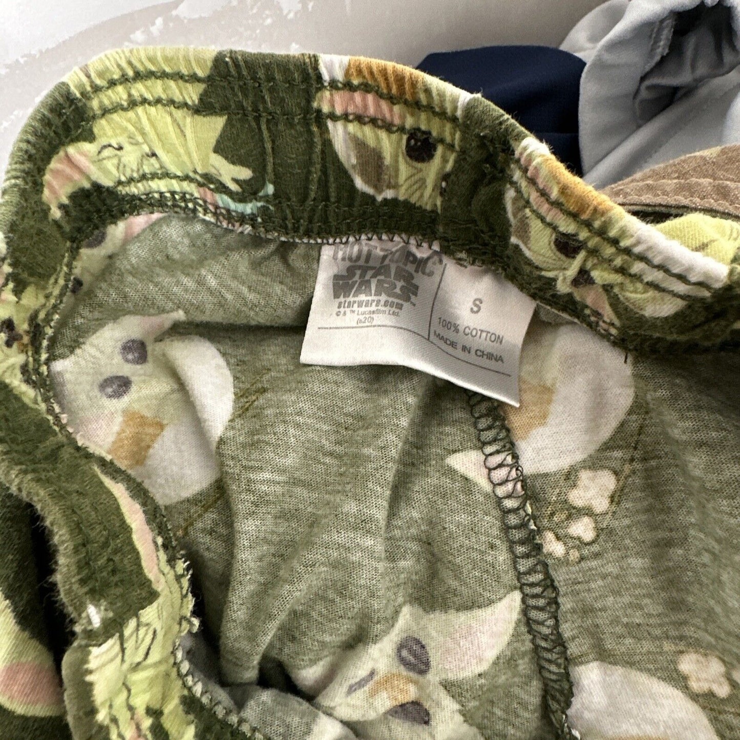 Men’s Small Hot Topic Star Wars Baby Yoda Lounge Pants Pajama Bottoms