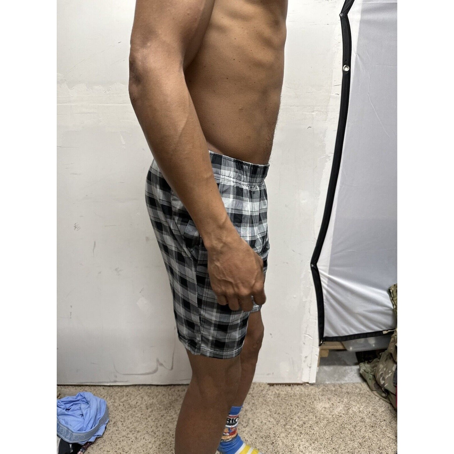 Men’s Gray And Black Fruit Of The Loom Small Lounge Shorts with pockets