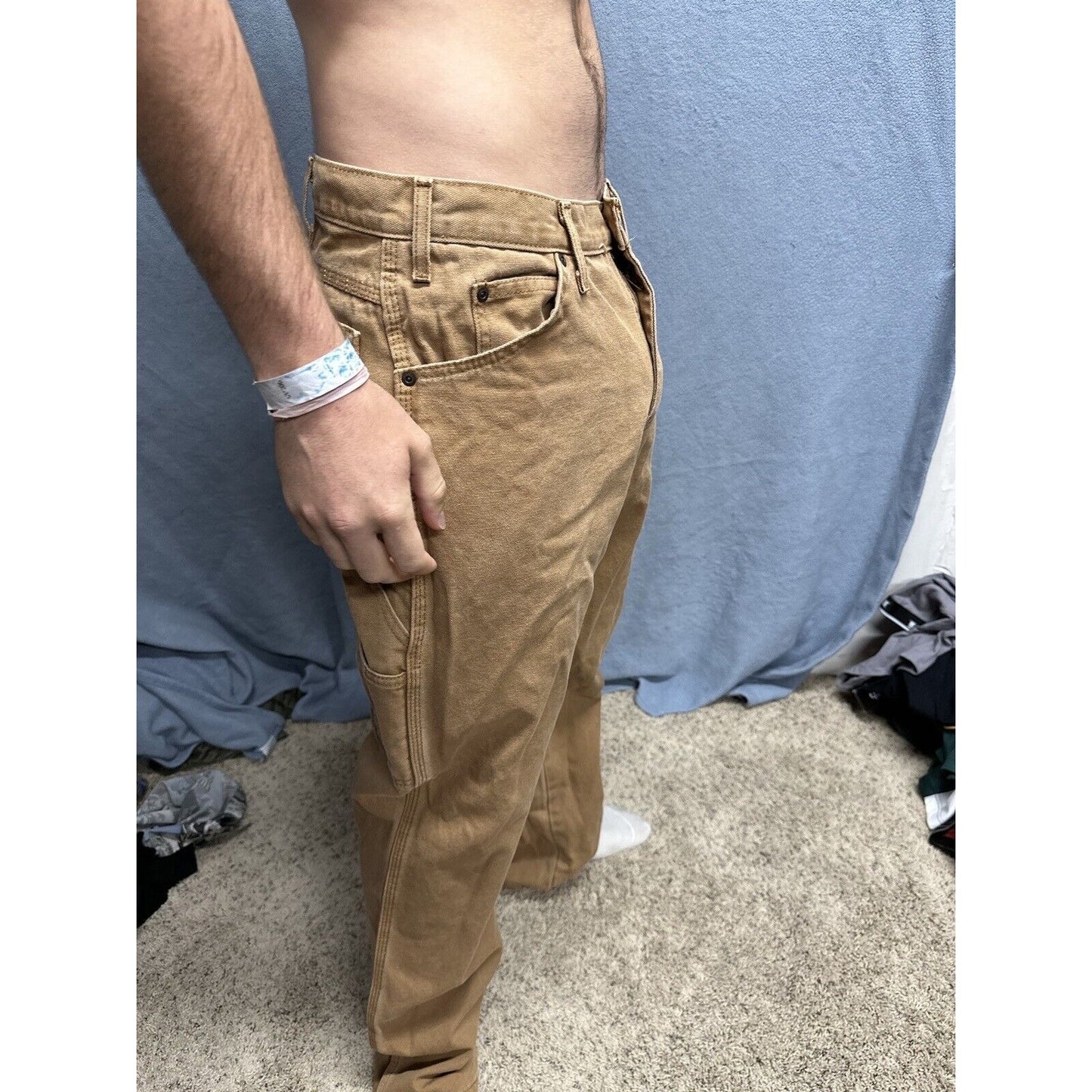 Men’s Khaki Dickies Relaxed Fit 32 X 34 Cargo Pants