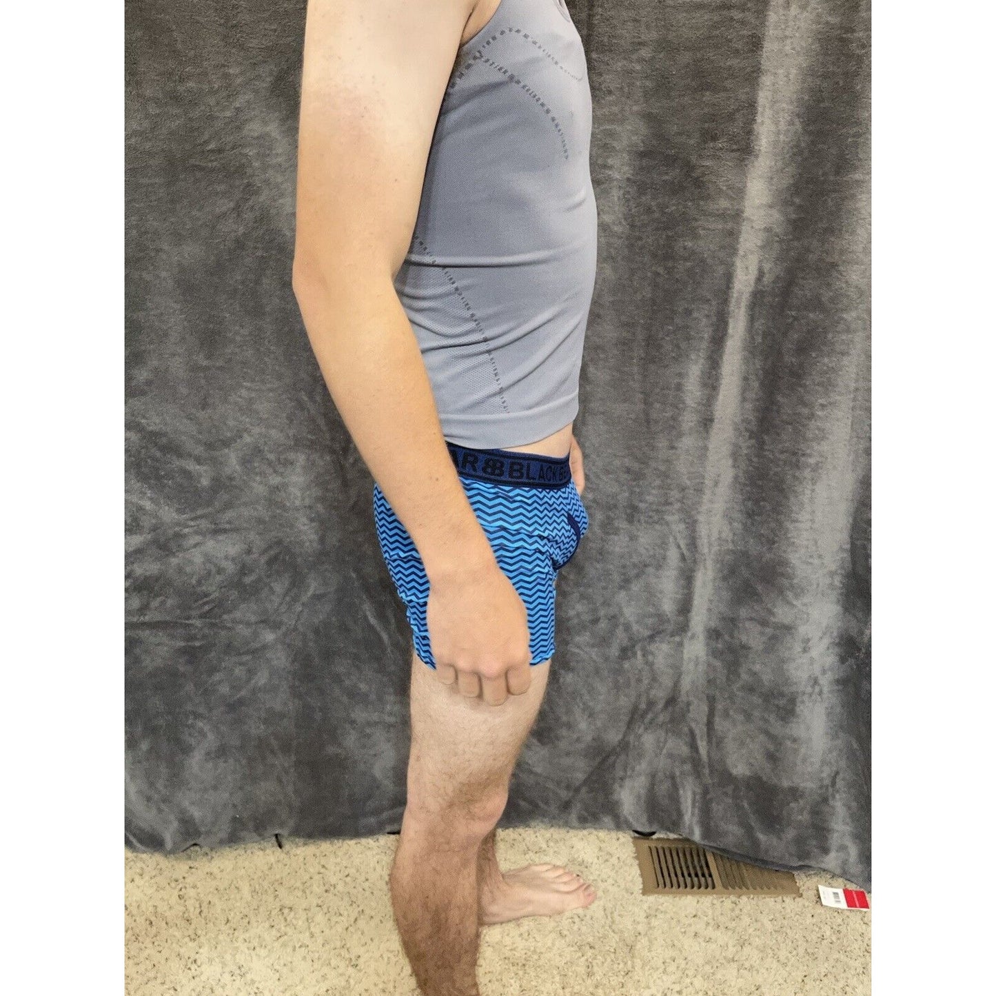 women's gray new balance tank top looks like tag says size 8 Fits Snug