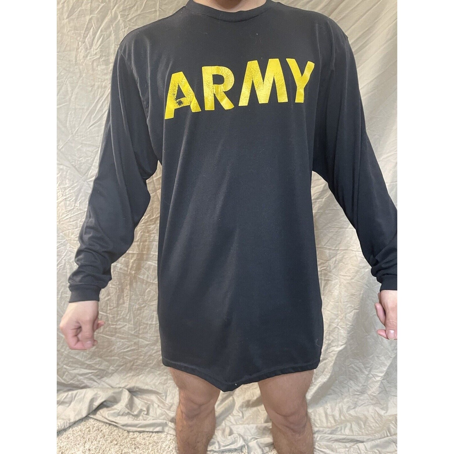 men’s black army large long sleeve pt shirt