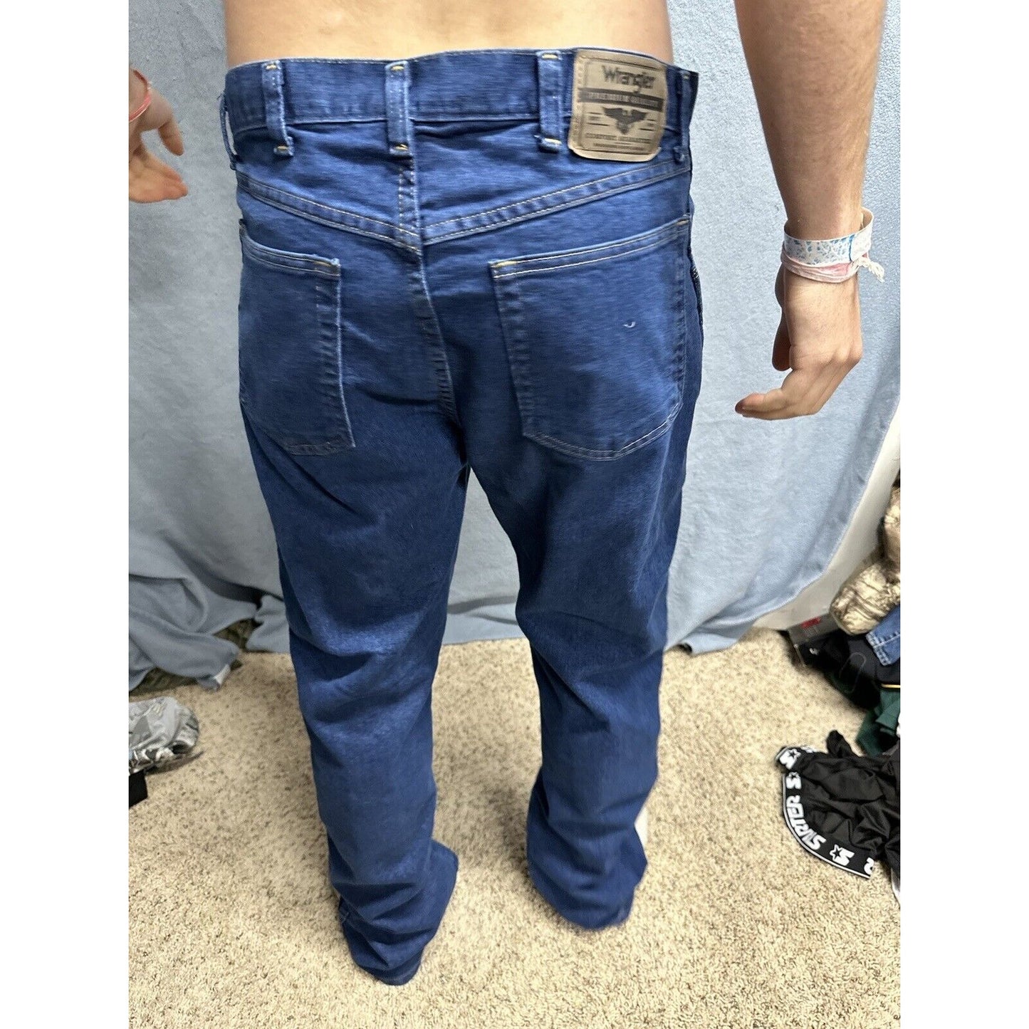 Men’s Wrangler Regular Fit 34 X 32 Blue Jeans