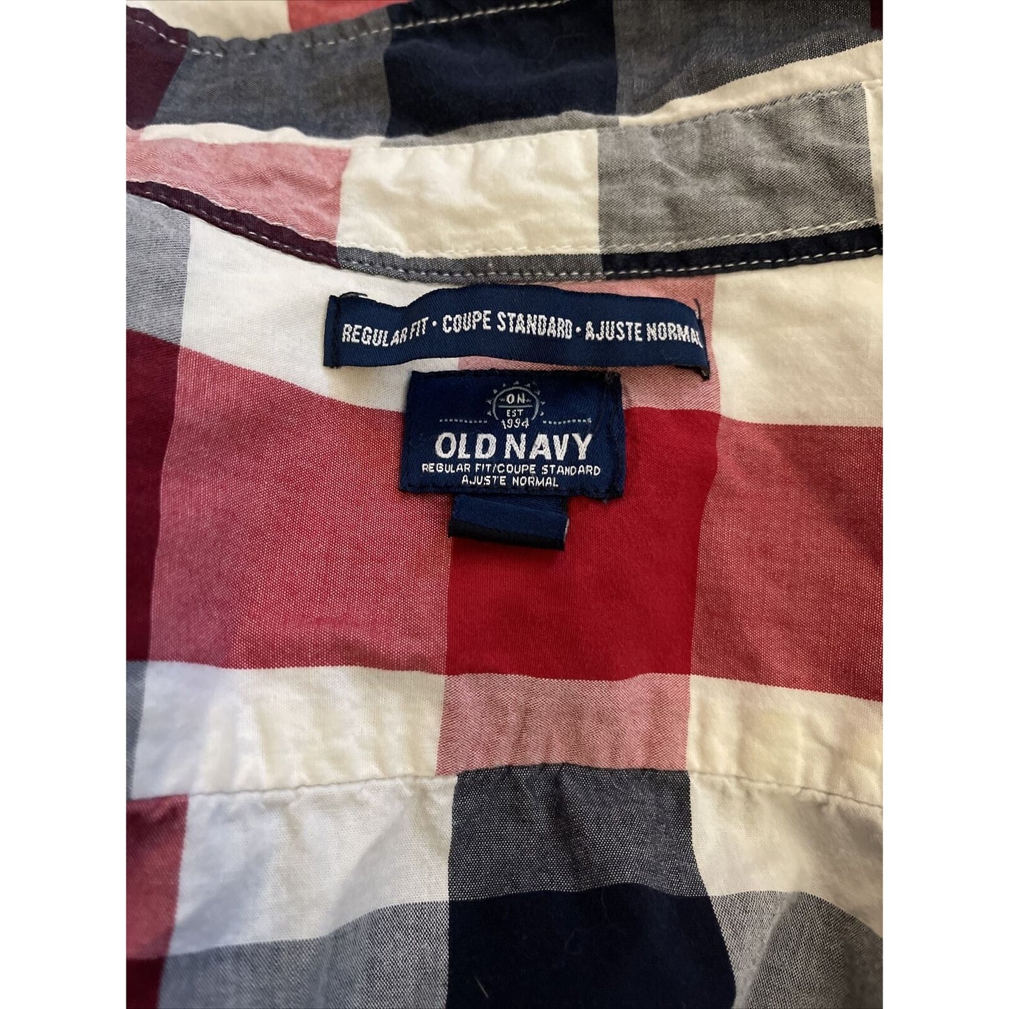 Old Navy XL Regular Fit Coupe Standard plaid red white blue button up shirt