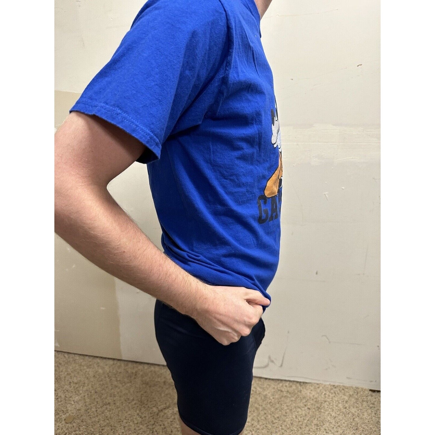 men’s goofy royal blue short sleeve disney tshirt medium- Garsh!