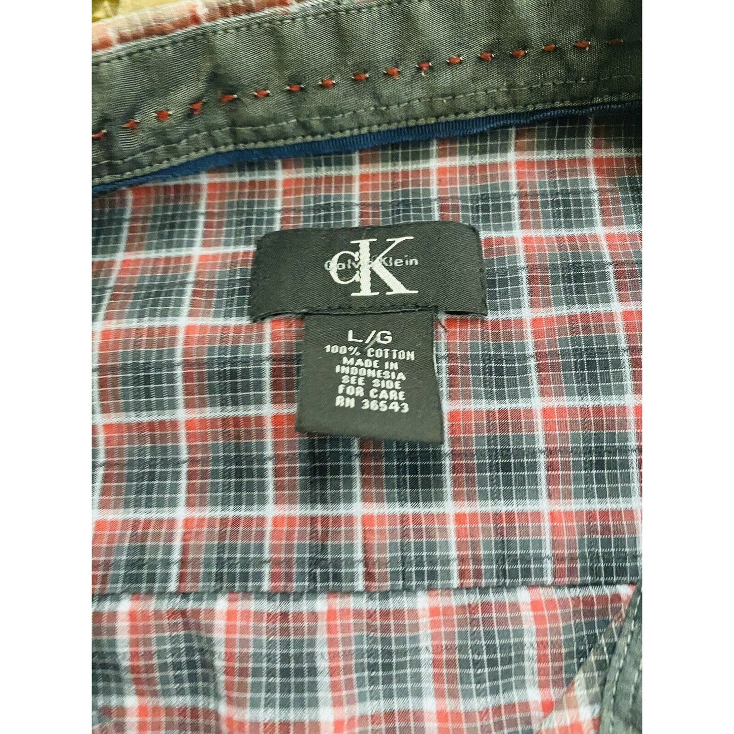 Calvin Klein Men’s Large Red & Gray Plaid Long Sleeves Button-down Dress Shirt