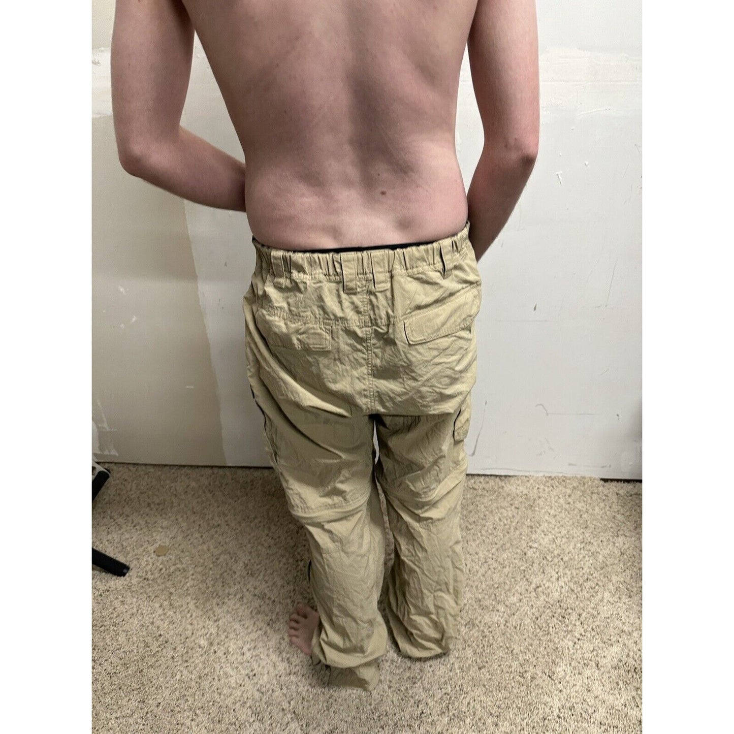men’s khaki REI XL 34 length cargo pants zippered legs