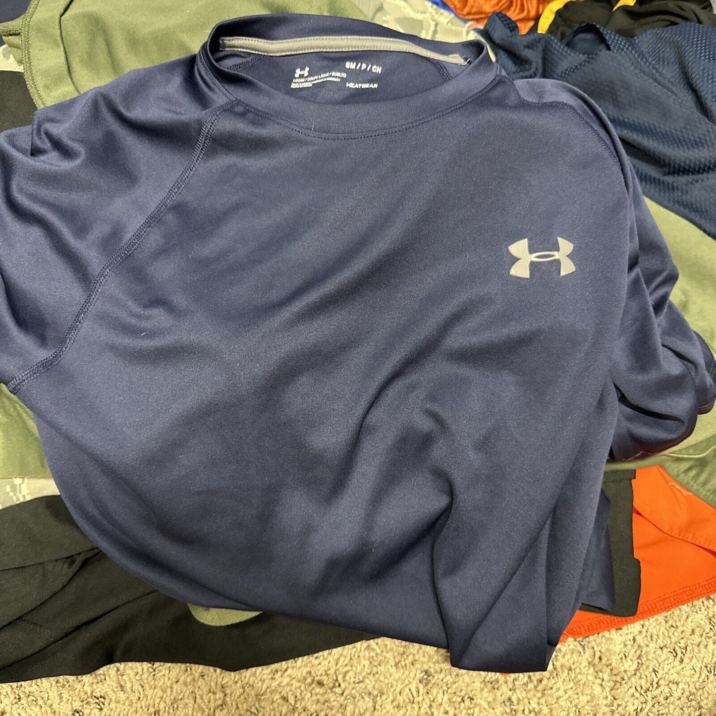 Men’s Dark Blue Small Loose Under Armour Heatgear Short Sleeve Athletic Tshirt