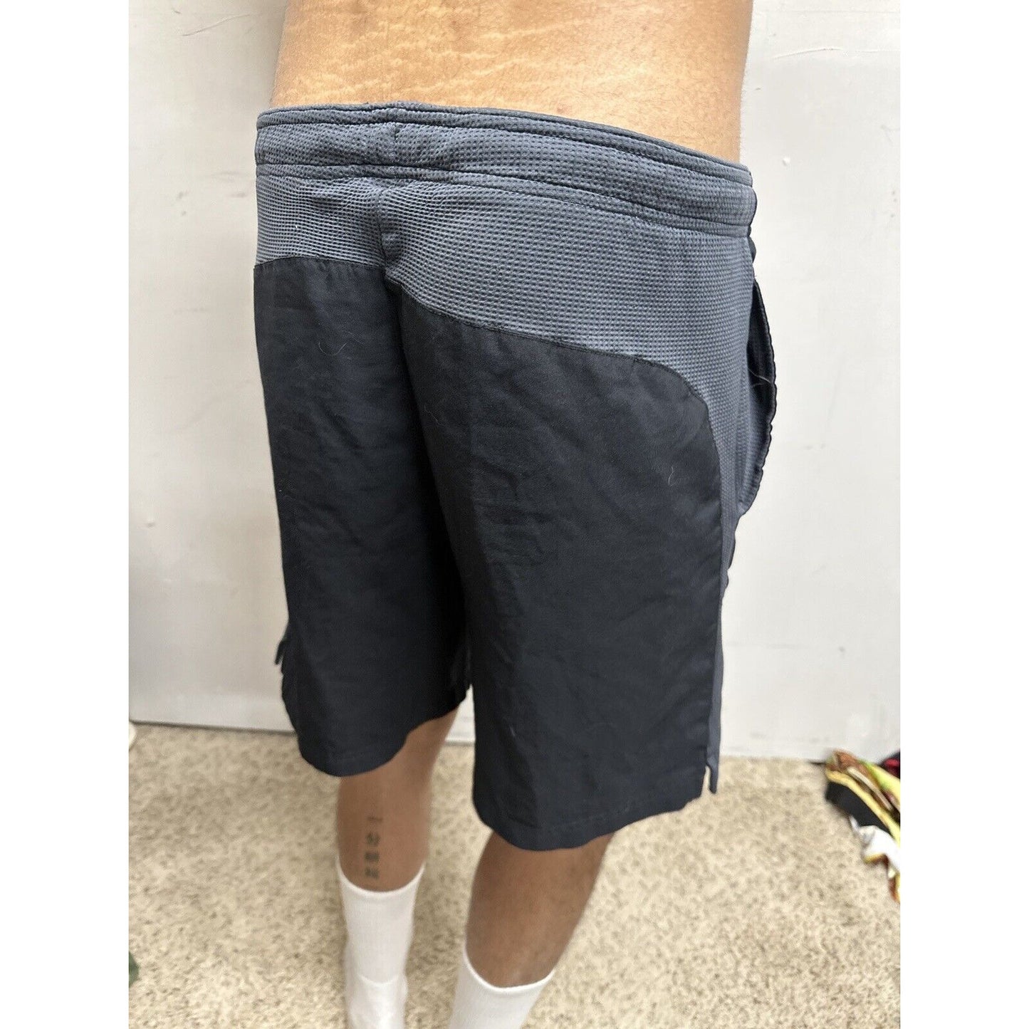 Men’s Small Black Starter Athletic Shorts