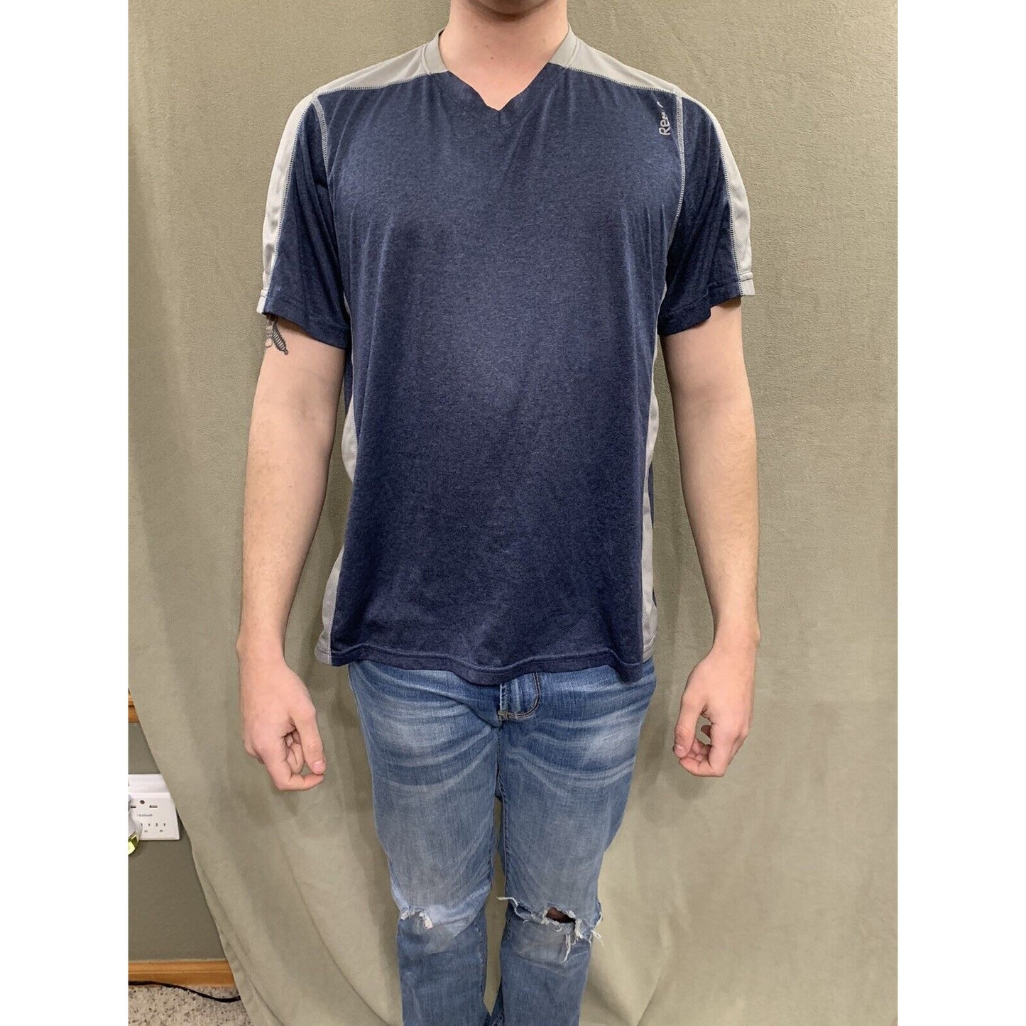 Reeebok Mens Active Short Sleeve T Shirt Size M Gray And Blue