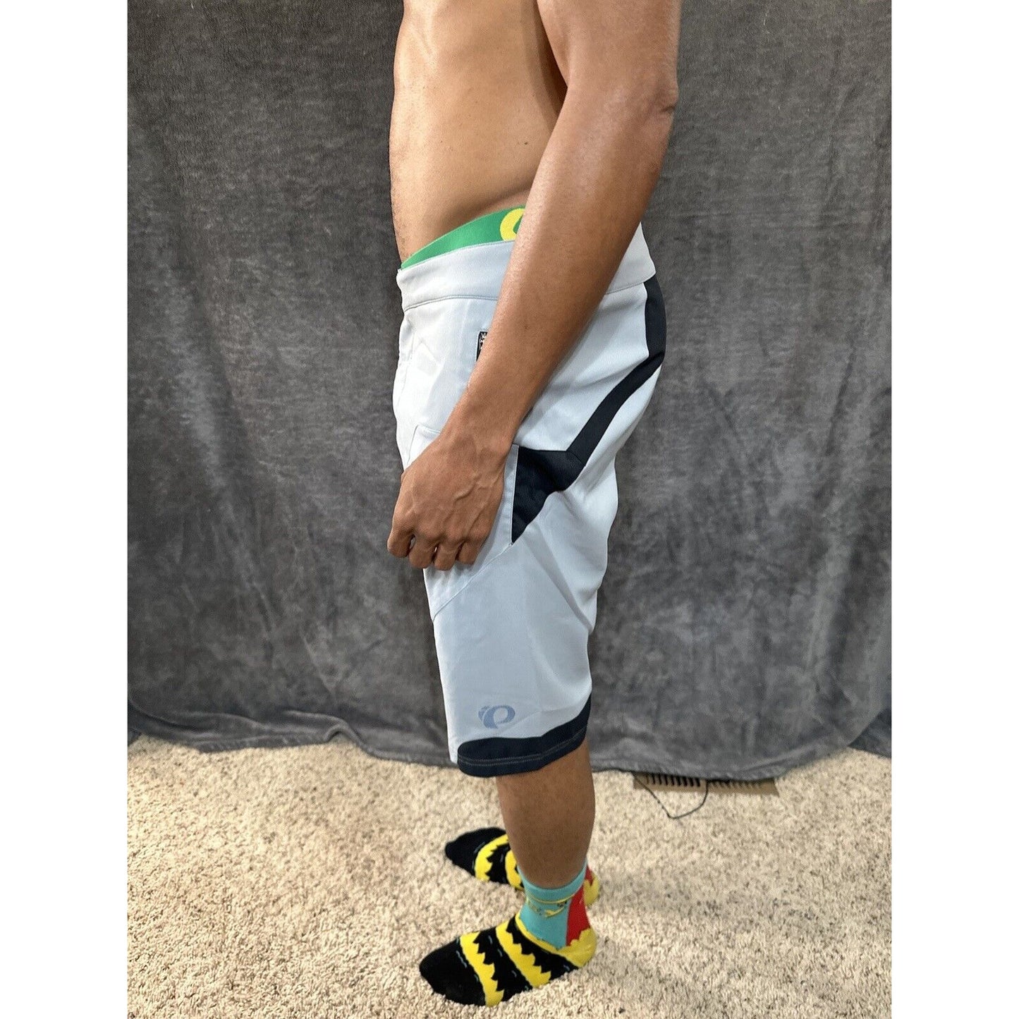 Men’s Gray Pearl Izumi Medium Shorts