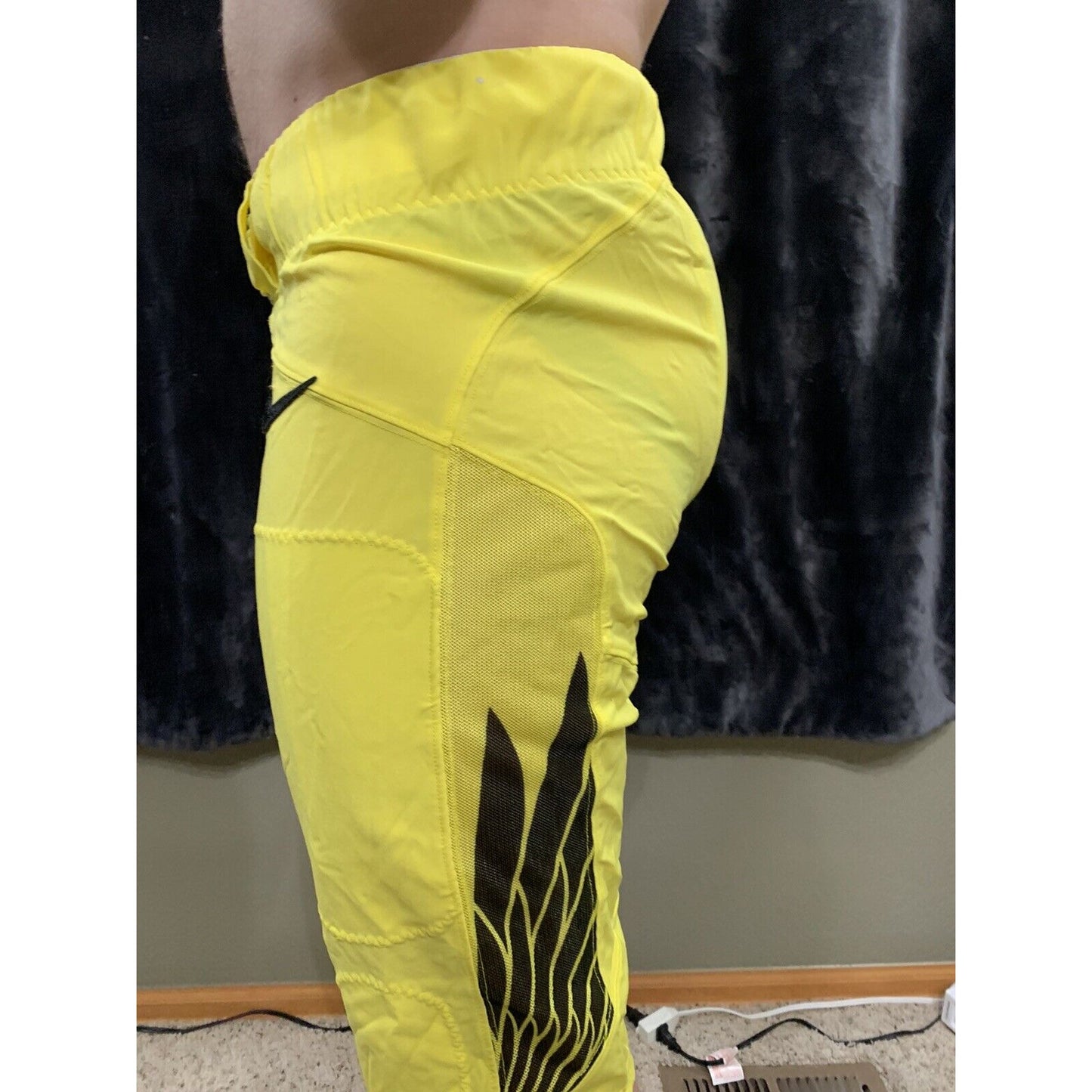 Nike Team Issue Oregon Ducks Football Pants Yellow Size 38
