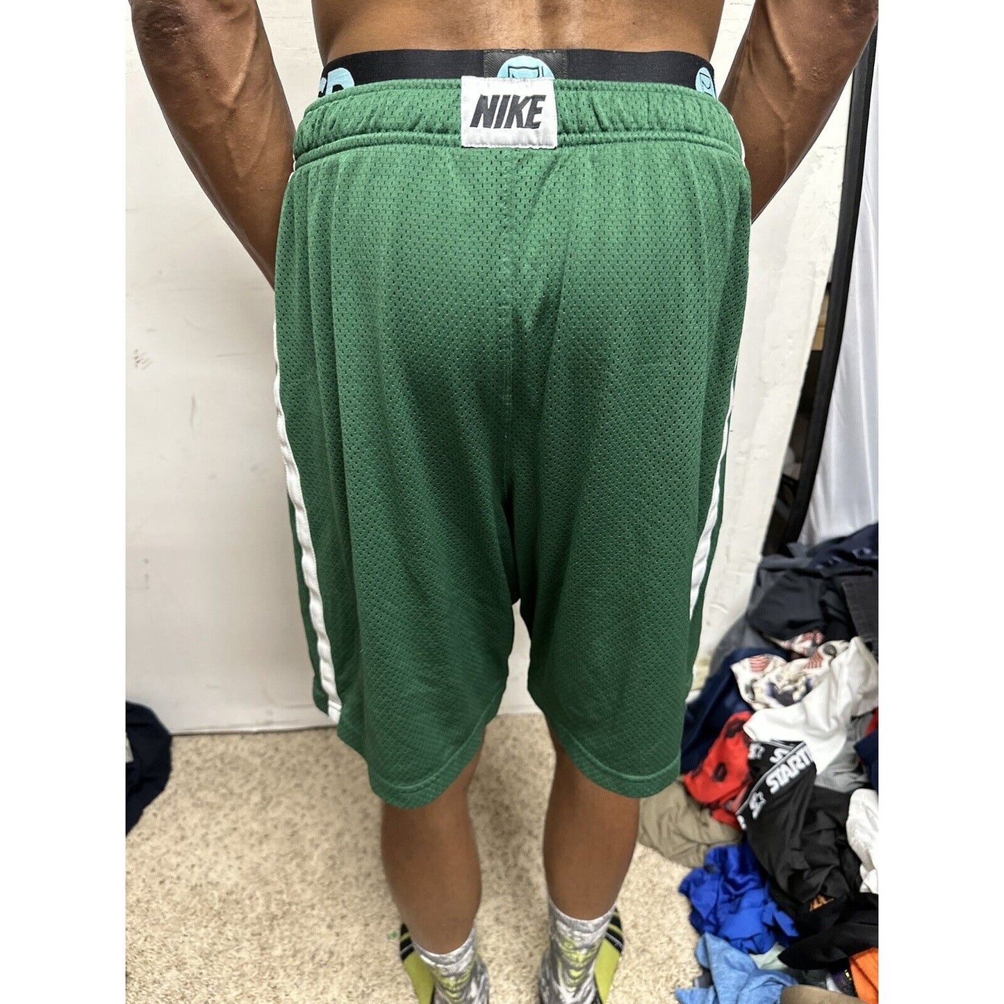 Men’s Large Nike Clay Football Green Athletic Shorts With Pockets