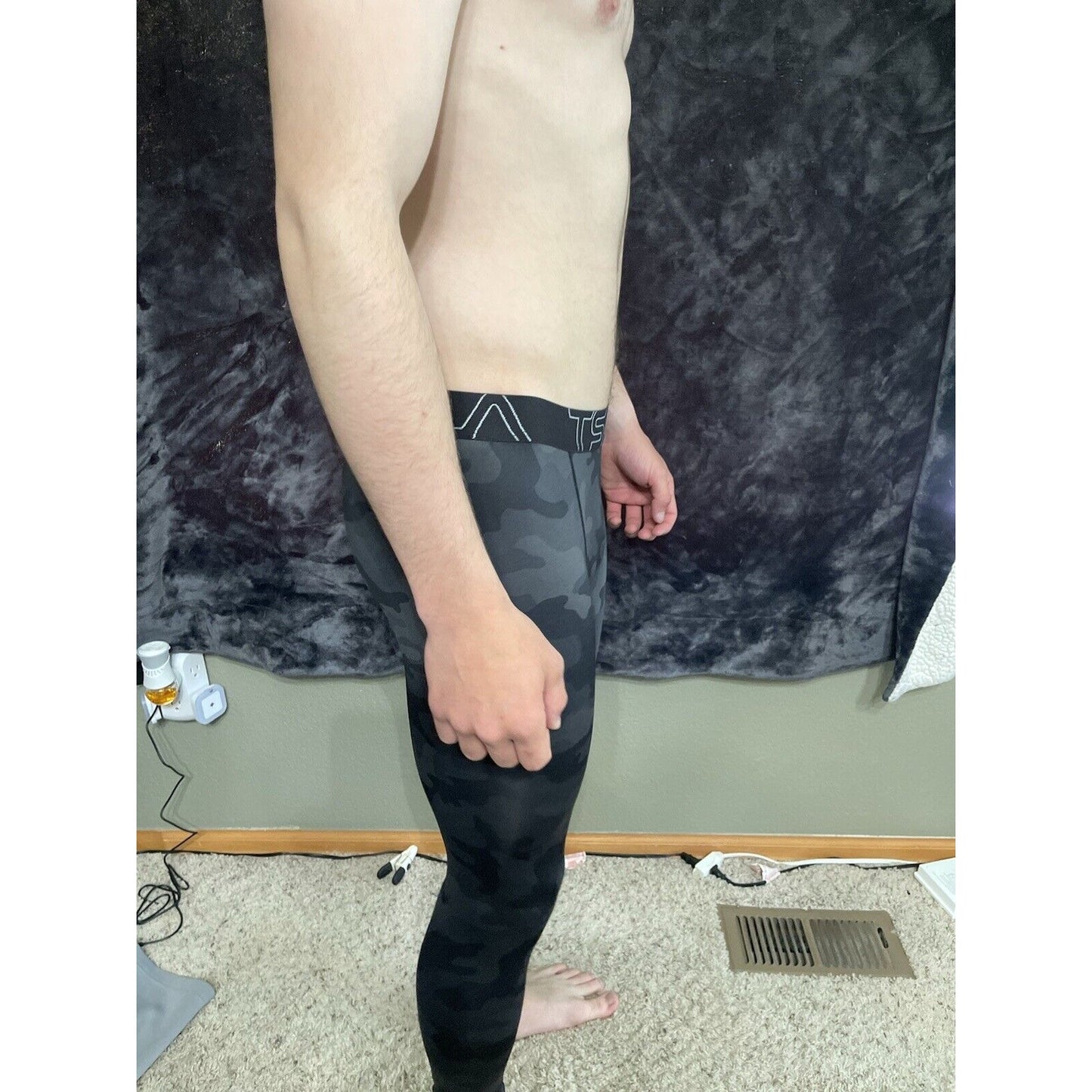 Men’s Medium Dark Gray Camo TSLA Base Layer Compression Pants
