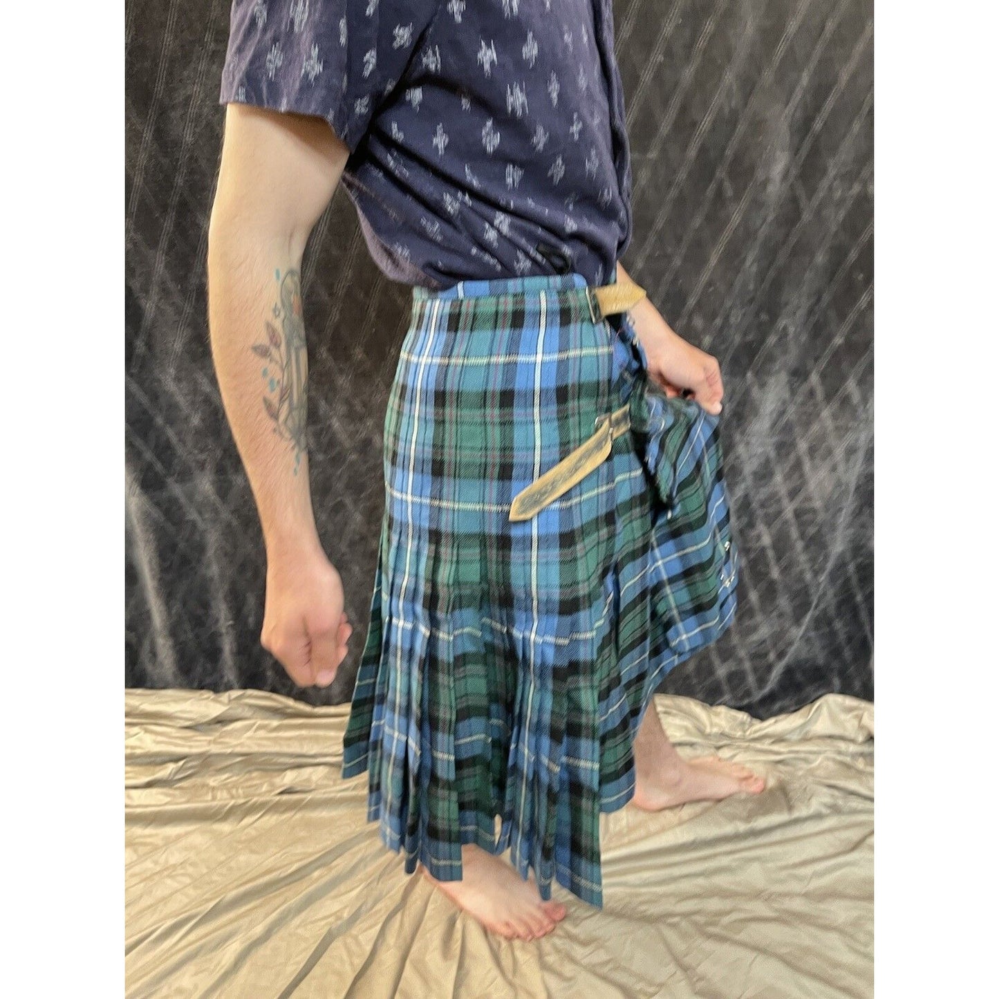 men’s kilt woman’s skirt 45” across stretched out plaid green and blue