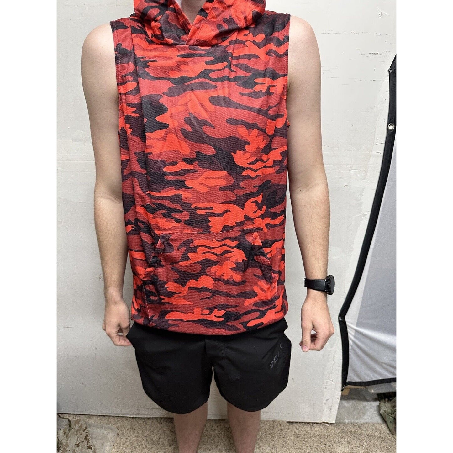 Men’s Red Camo Muscle Pull Over Hoodie Large
