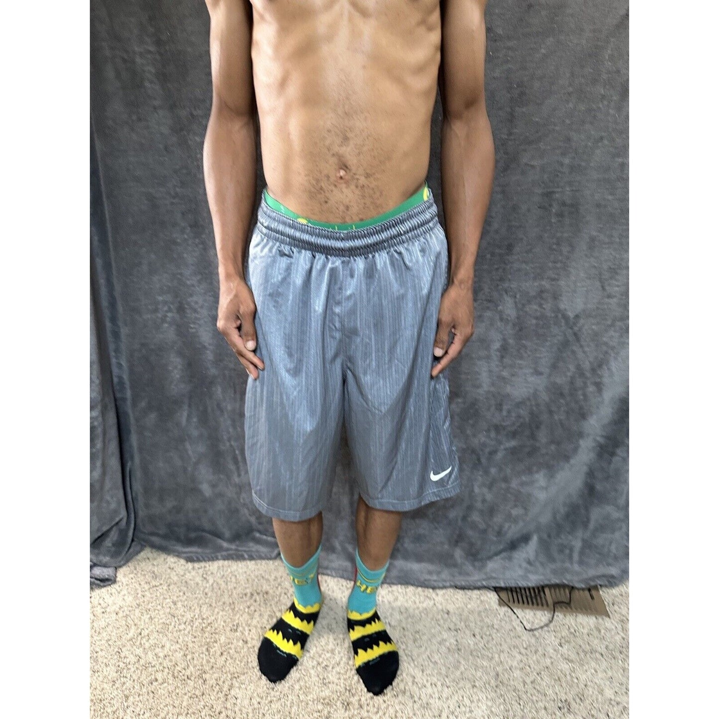Men’s Nike XL Shorts With Pockets Gray