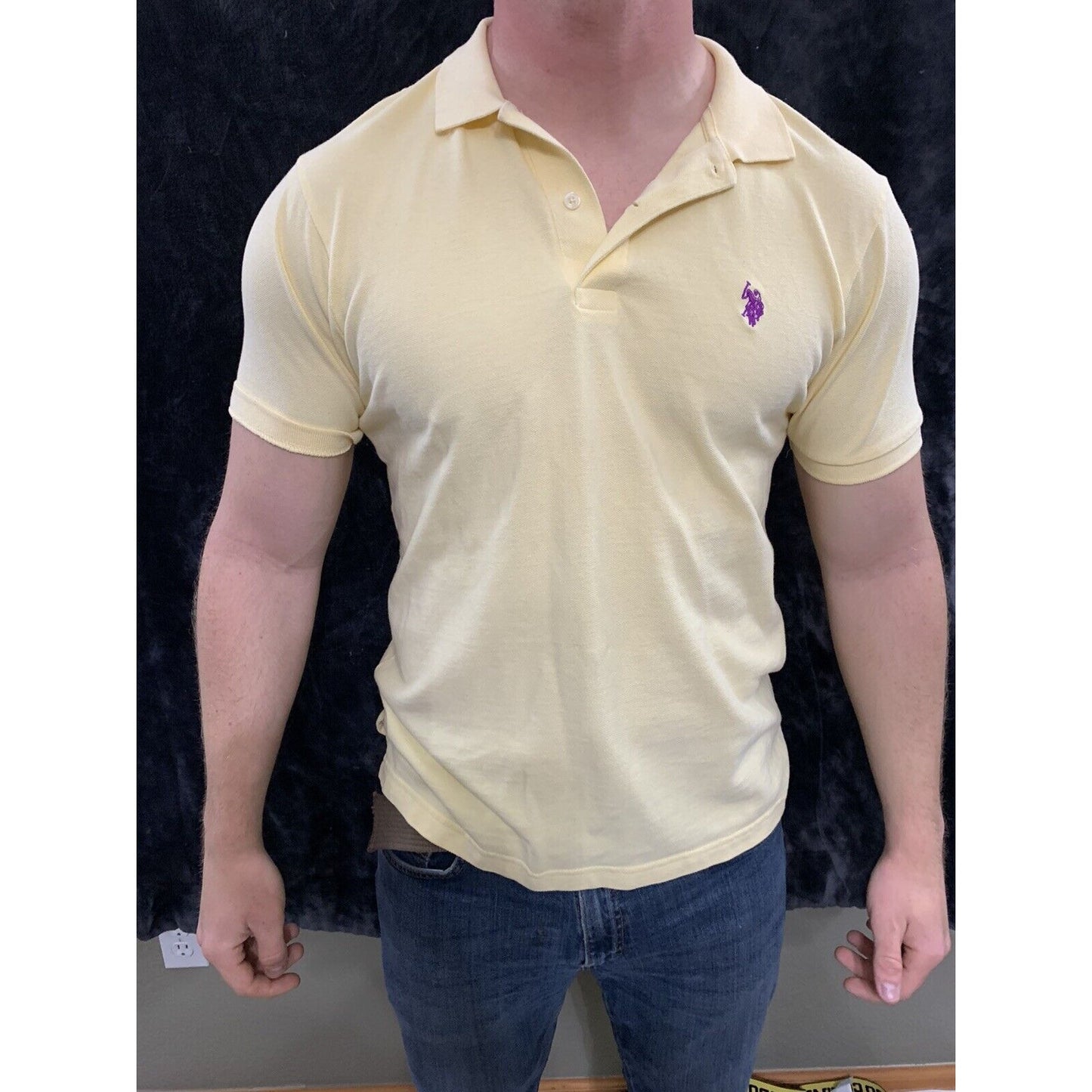 U.S. Polo Assn. Mens Light Yellow Polo Shirt Medium Short Sleeve Soft Material
