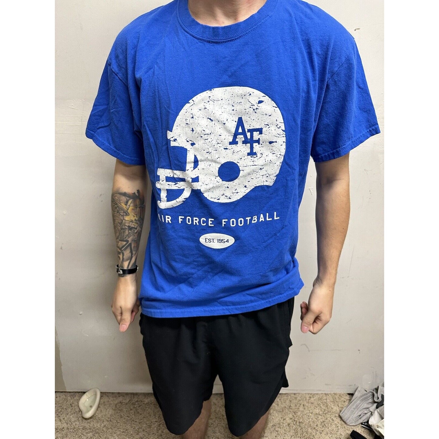 Men’s Gildan Blue Large Air Force Football Falcons Tshirt