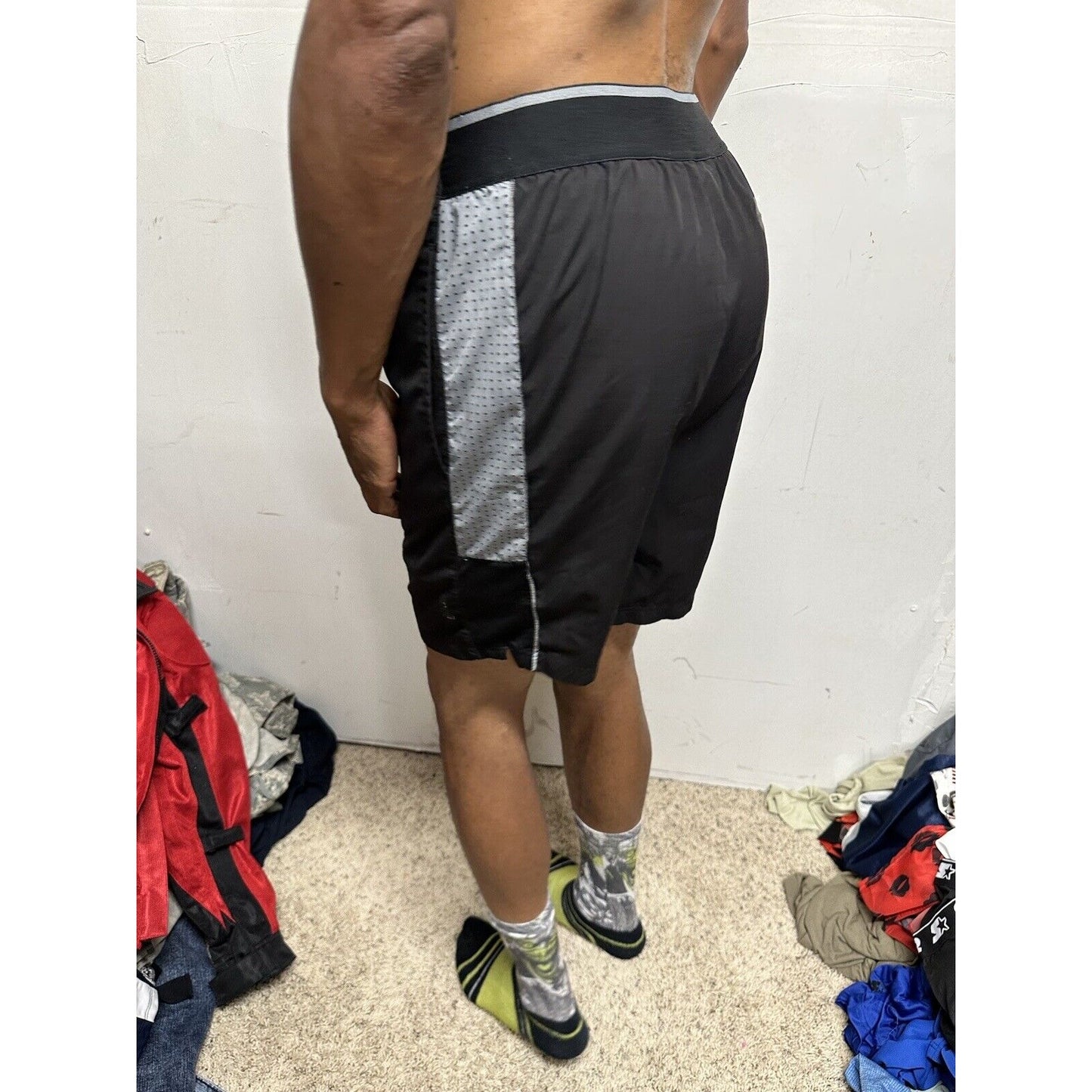 Reebok Black Small Athletic Shorts With Pockets