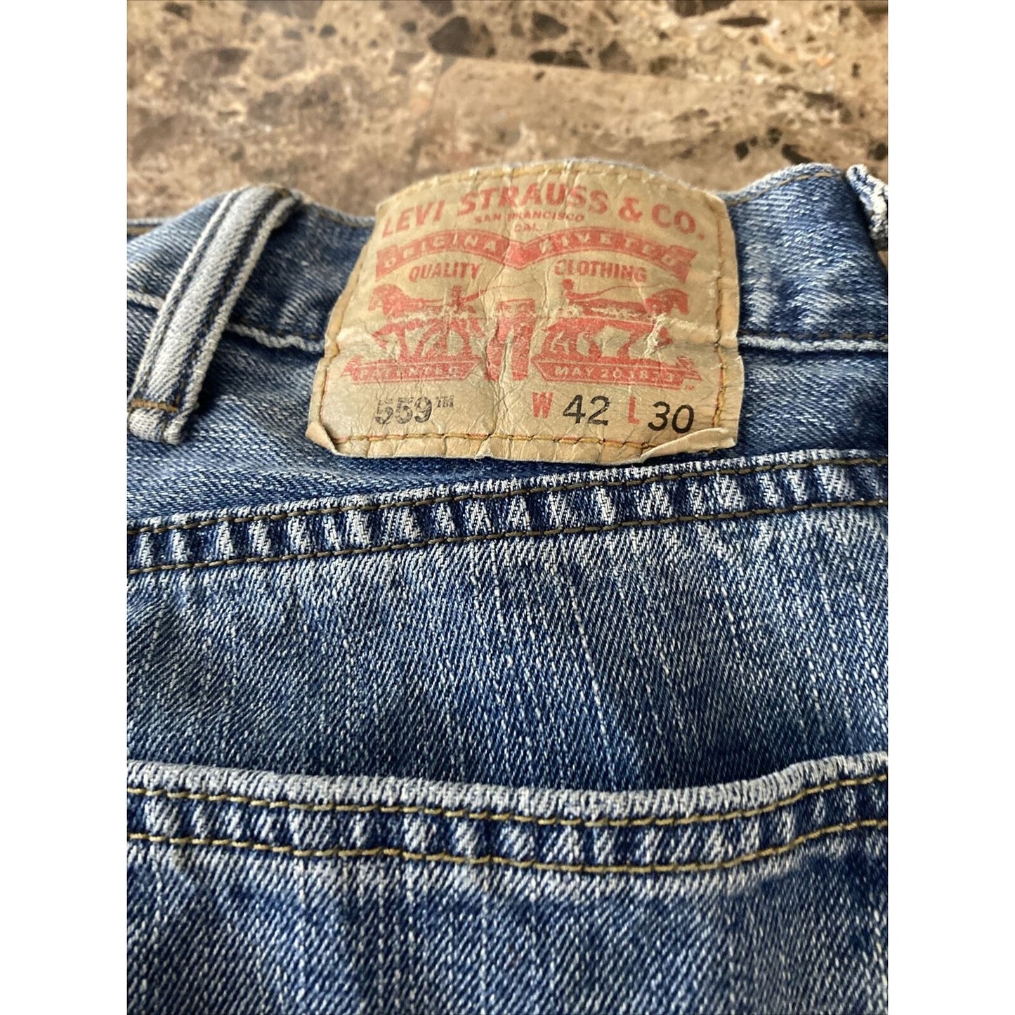 LEVIS 559 Men’s size 42x30 Relaxed Straight Blue Medium-wash Cotton Denim Jeans