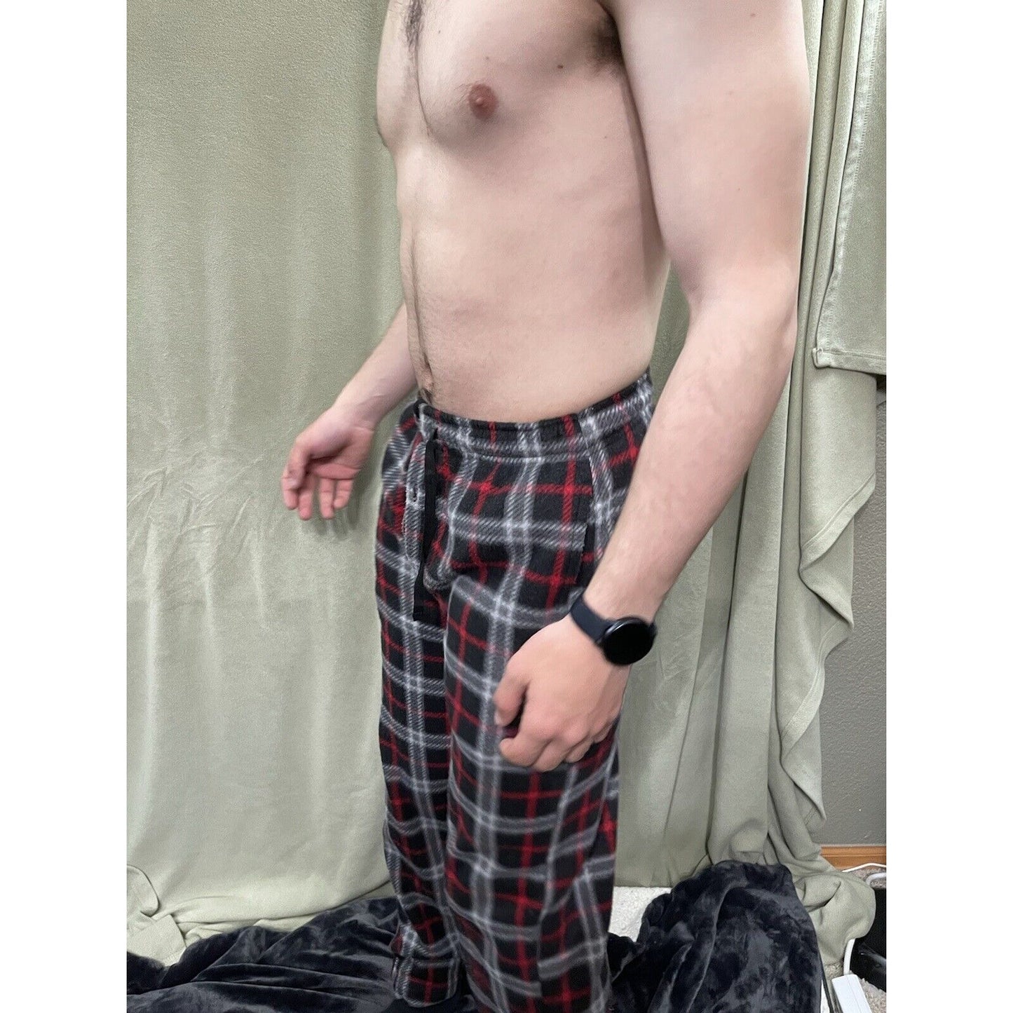Men’s Sleepware Fruit Of The Loom Small Red Black Plaid Flannel