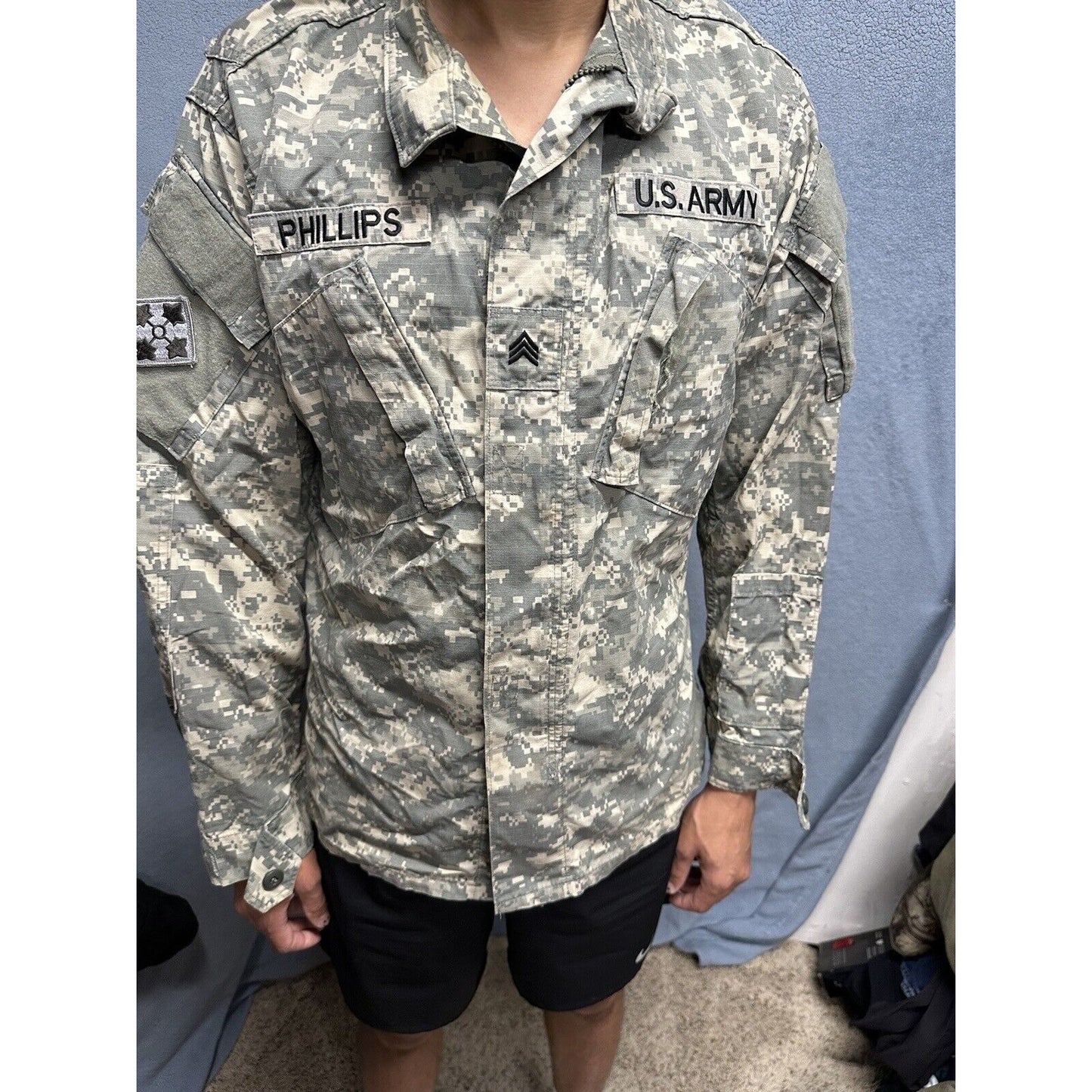 Men’s Army Combat Uniform Acu With Patches Fits Like A Medium Regular