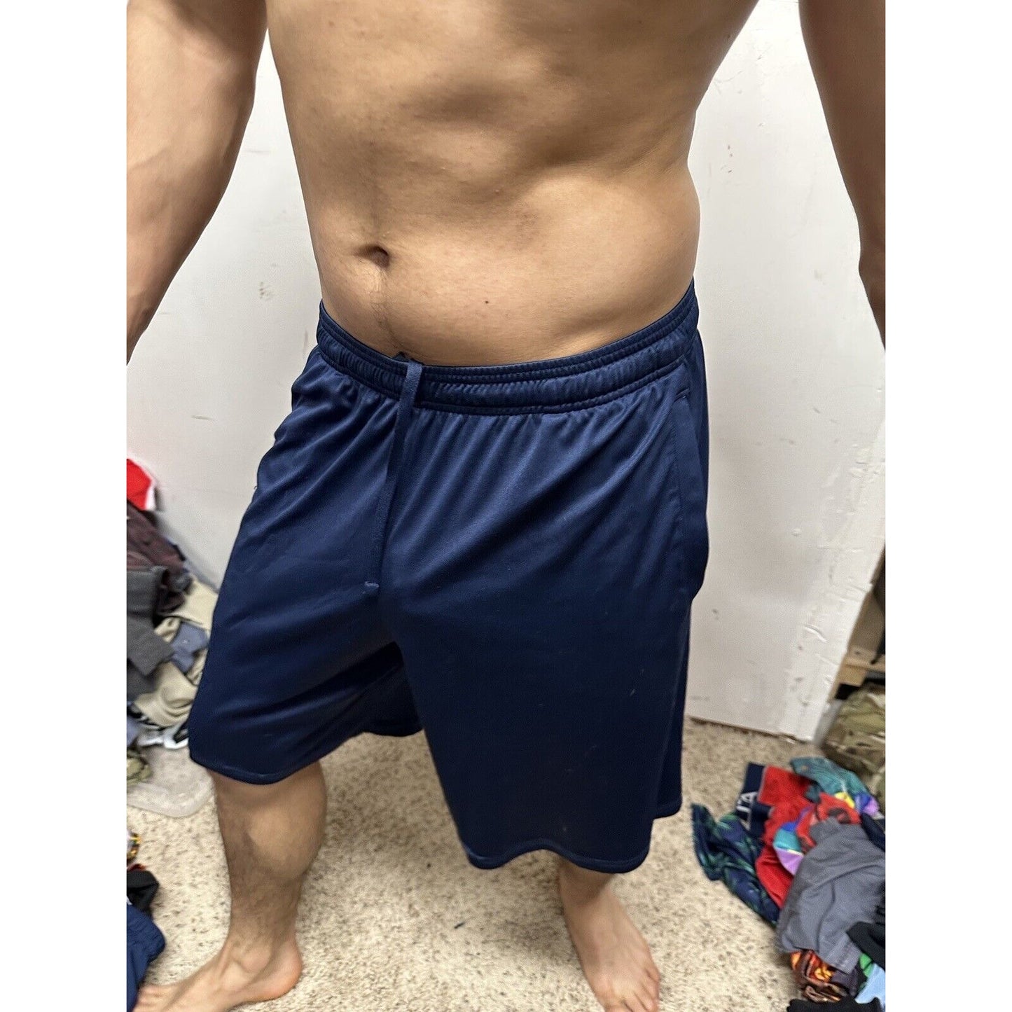 Men’s Large Heatgear Under Armour Athletic Shorts Dark Blue With Pockets