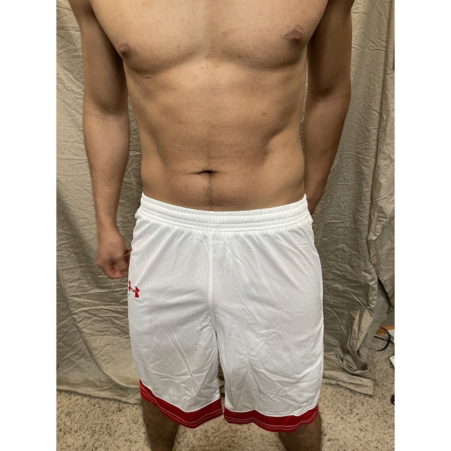 Boy's under armour Youth Large white and Red Lacrosse style shorts no pockets