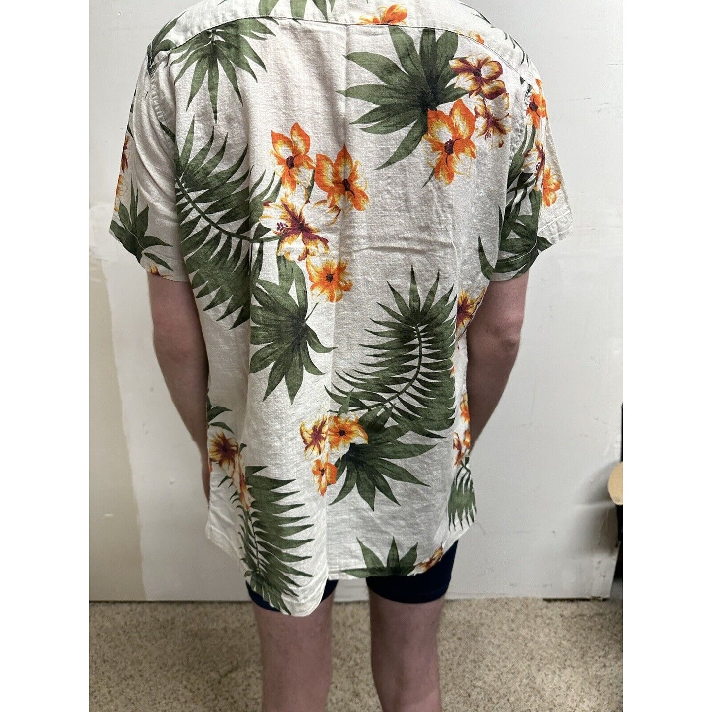 men’s button up aeropostale hawaiian short sleeve shirt medium