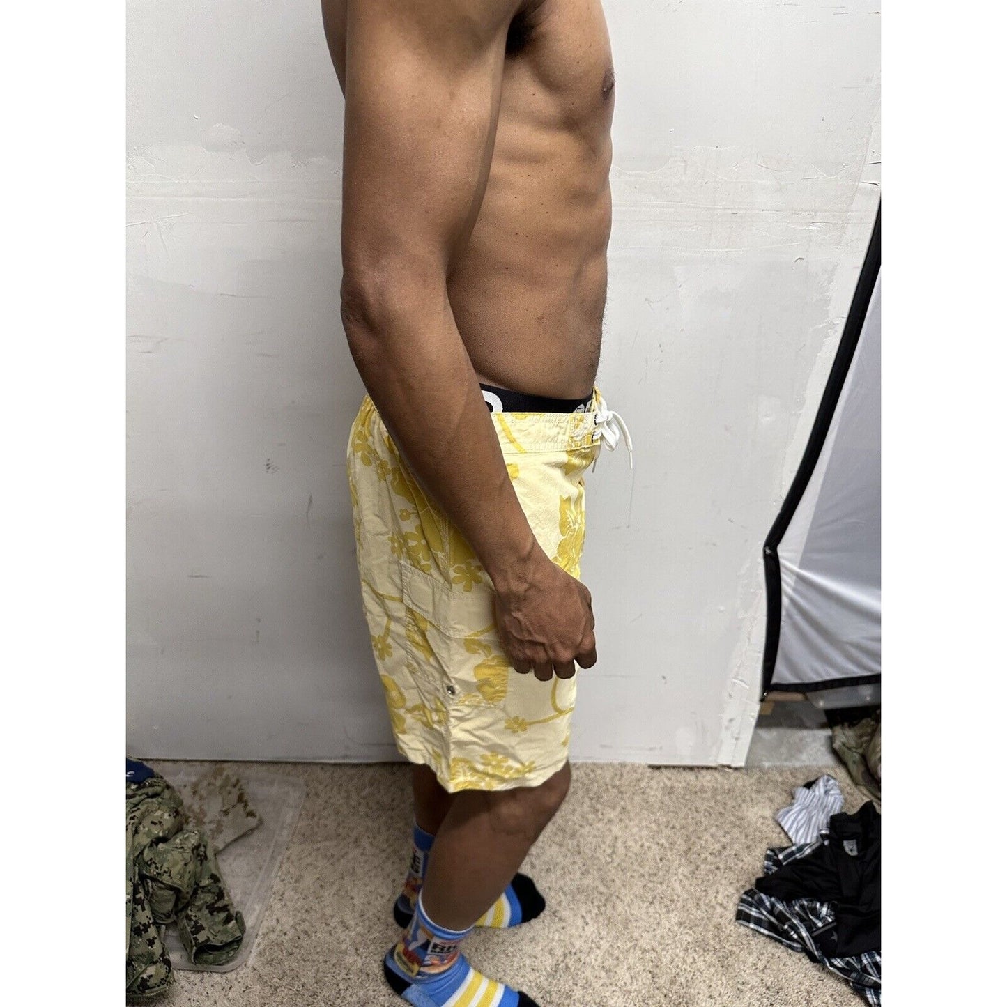 Men’s Floral Old Navy Medium Bathing Suit Combo Board Shorts Tropical yellow
