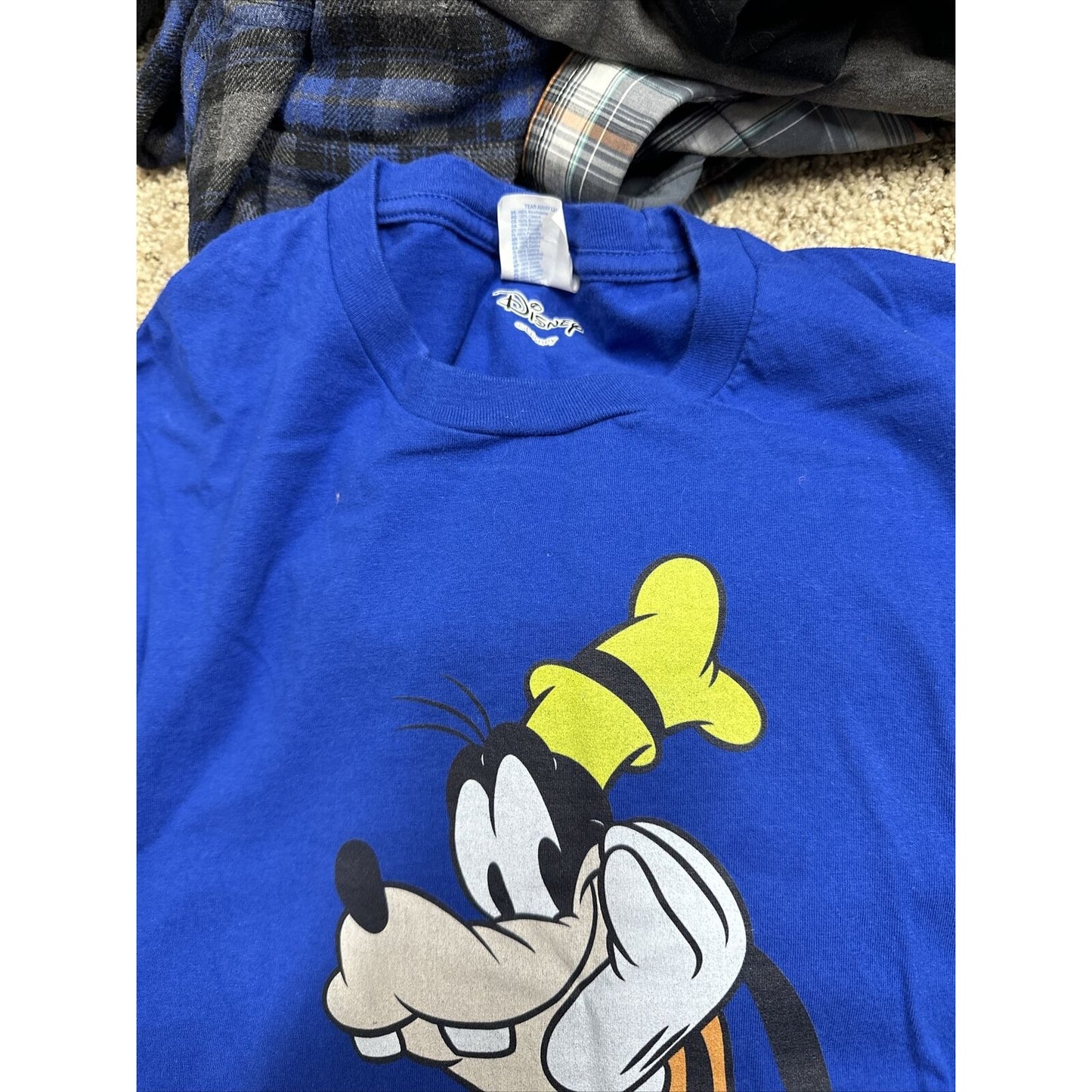 men’s goofy royal blue short sleeve disney tshirt medium- Garsh!