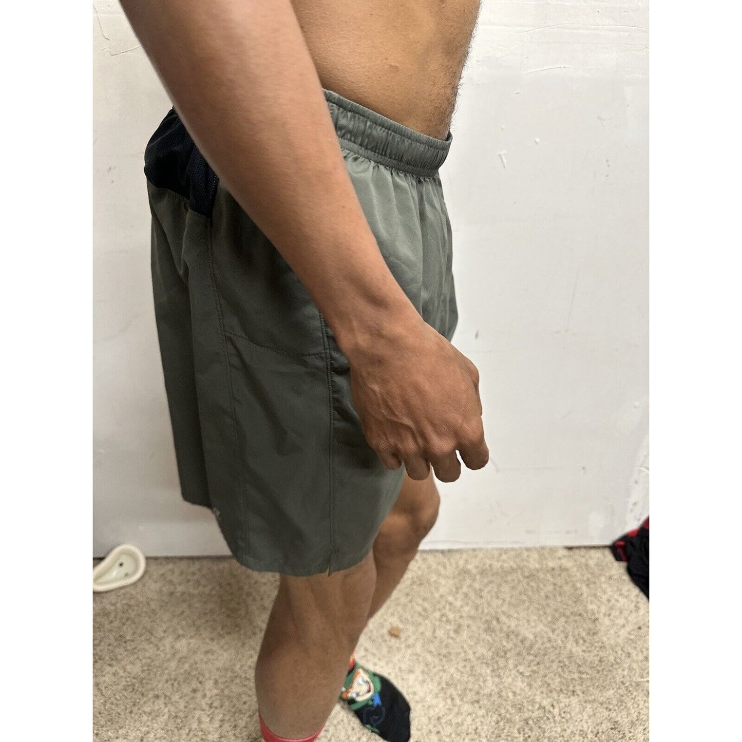 Men’s Large Road Runner Sports Grayish Olive Green Athletic Shorts